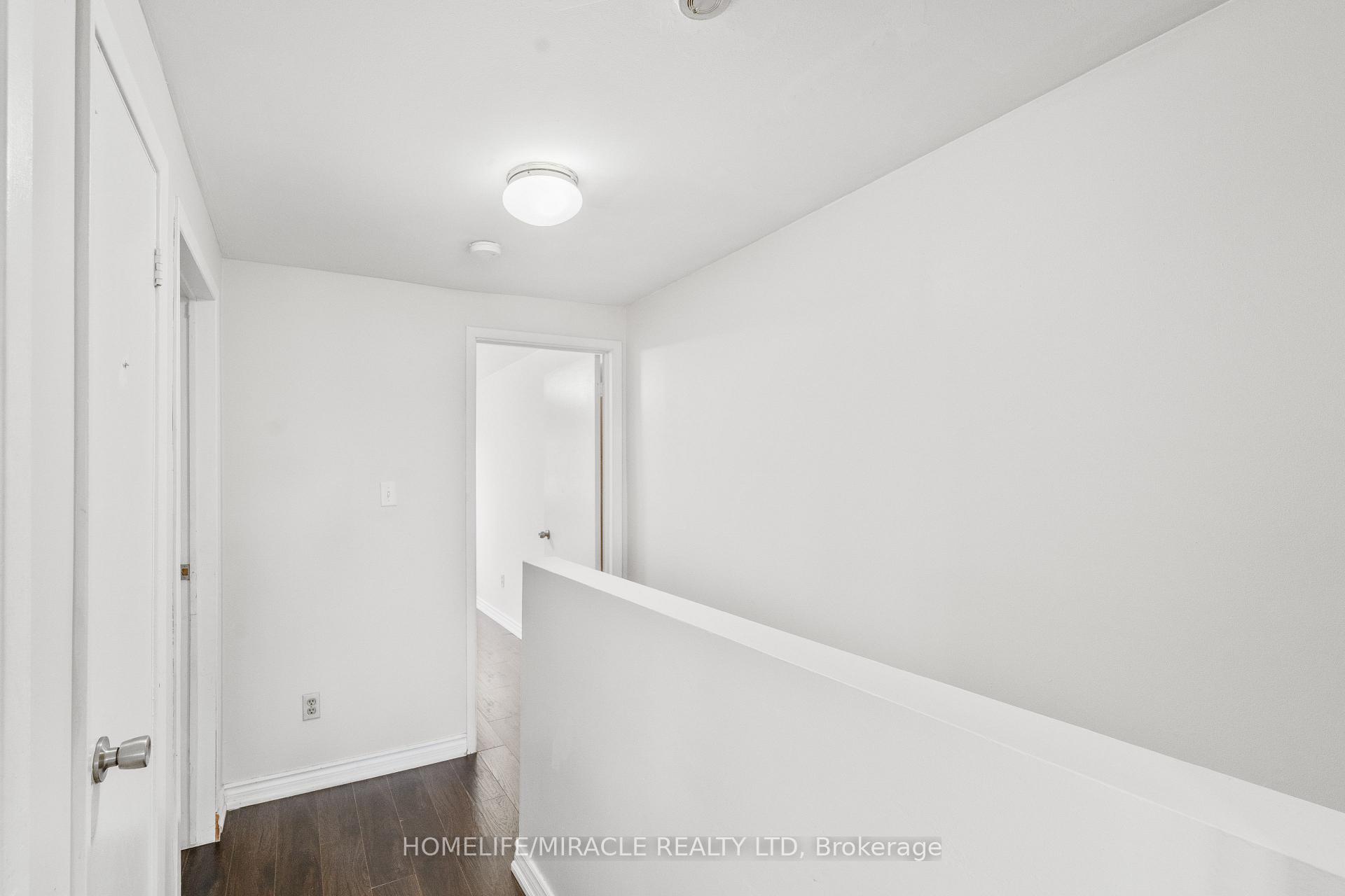 Photo 17 of 45 Lincoln Court, Brampton, Bramalea West Industrial — HOMEH