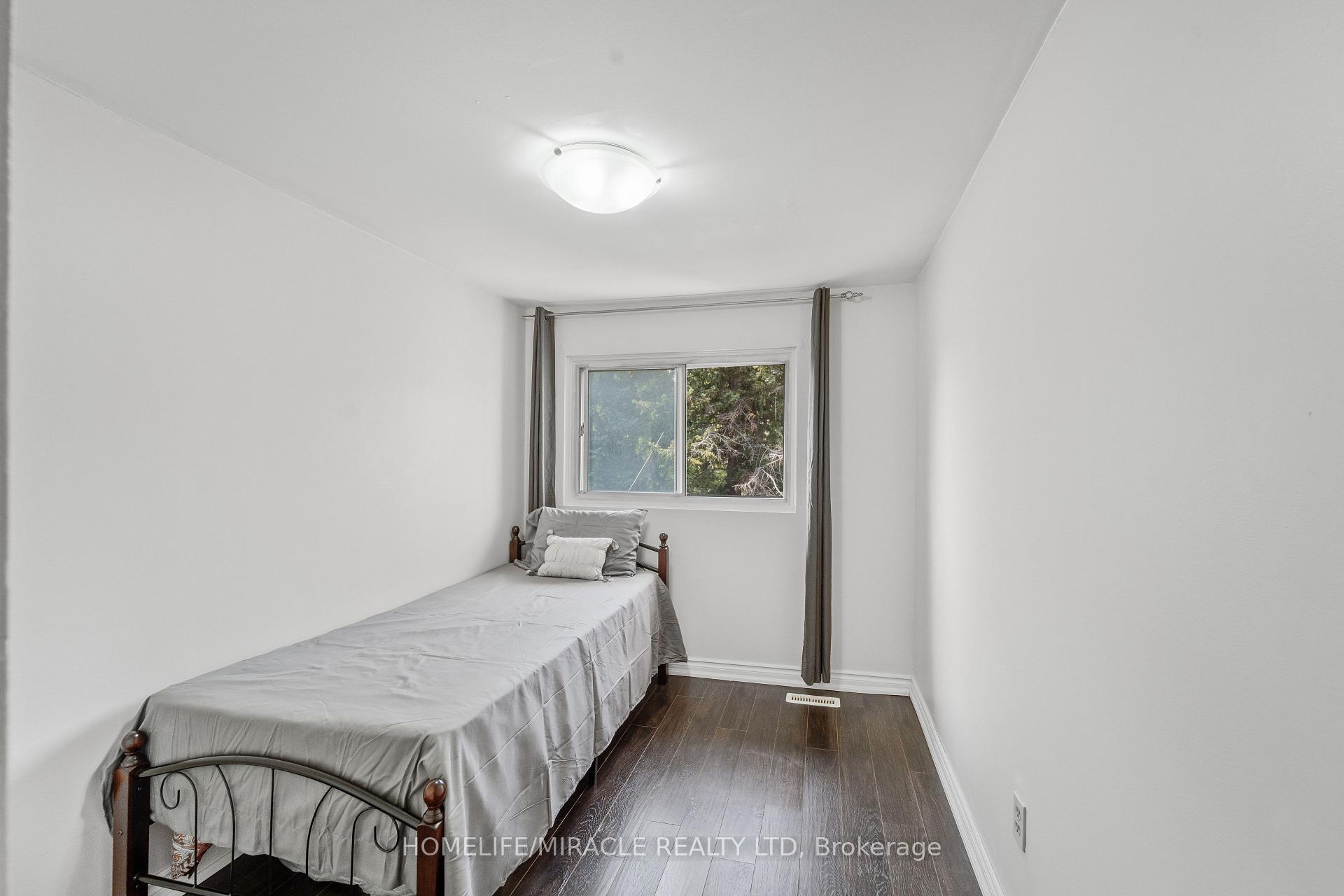 Photo 24 of 45 Lincoln Court, Brampton, Bramalea West Industrial — HOMEH
