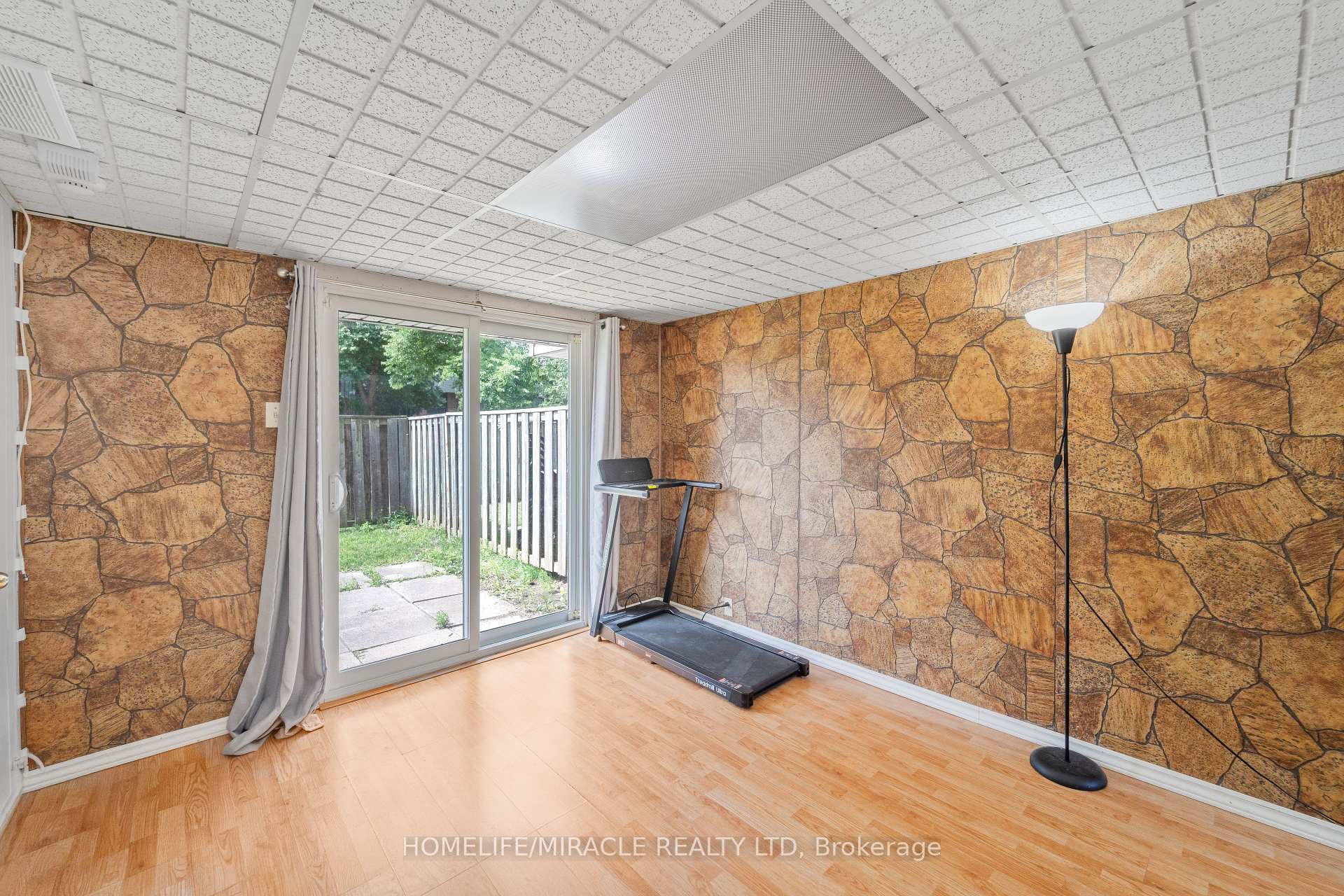 Photo 29 of 45 Lincoln Court, Brampton, Bramalea West Industrial — HOMEH