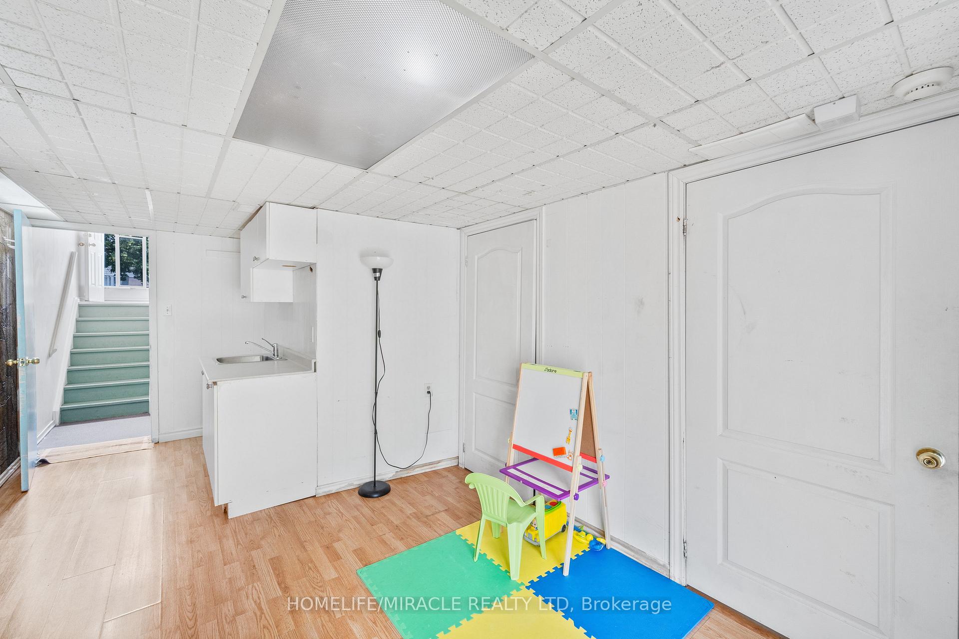 Photo 30 of 45 Lincoln Court, Brampton, Bramalea West Industrial — HOMEH