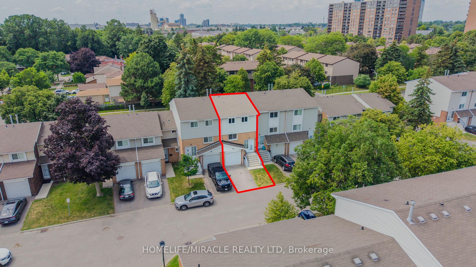 Photo 36 of 45 Lincoln Court, Brampton, Bramalea West Industrial — HOMEH