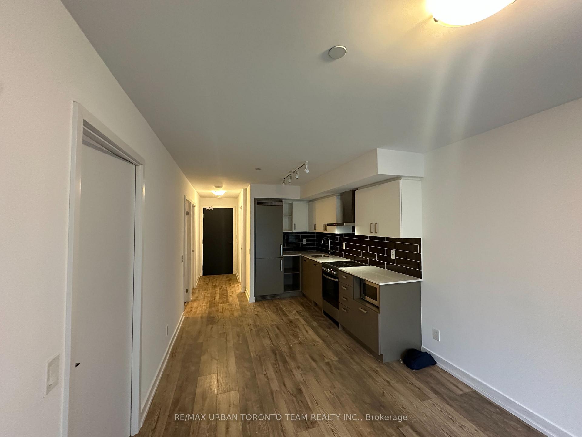 Photo 2 of Unit 707, 125 Redpath Avenue, Toronto, Mount Pleasant West — HOMEH