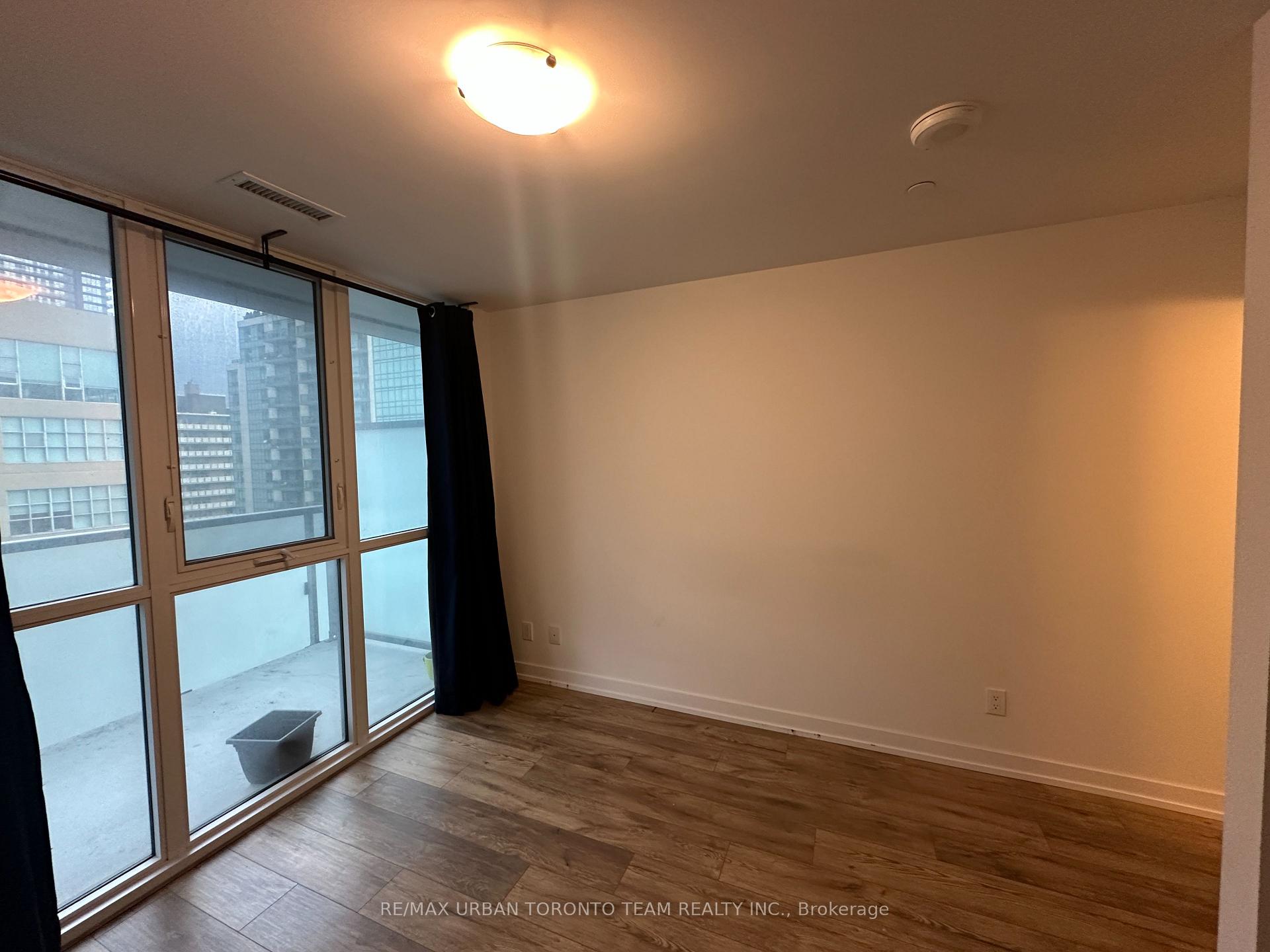 Photo 9 of Unit 707, 125 Redpath Avenue, Toronto, Mount Pleasant West — HOMEH