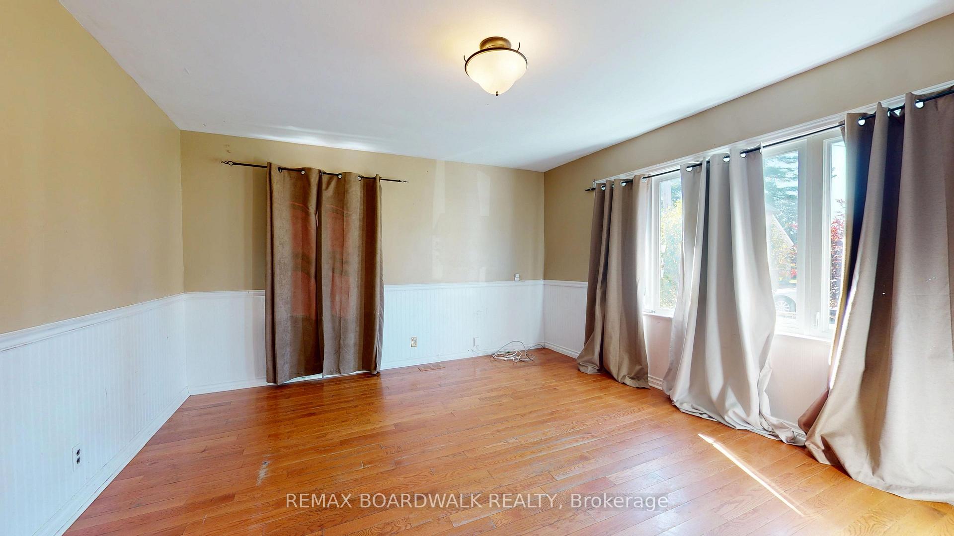 Photo 5 of 31 Wright Crescent, Brockville, Brockville — HOMEH