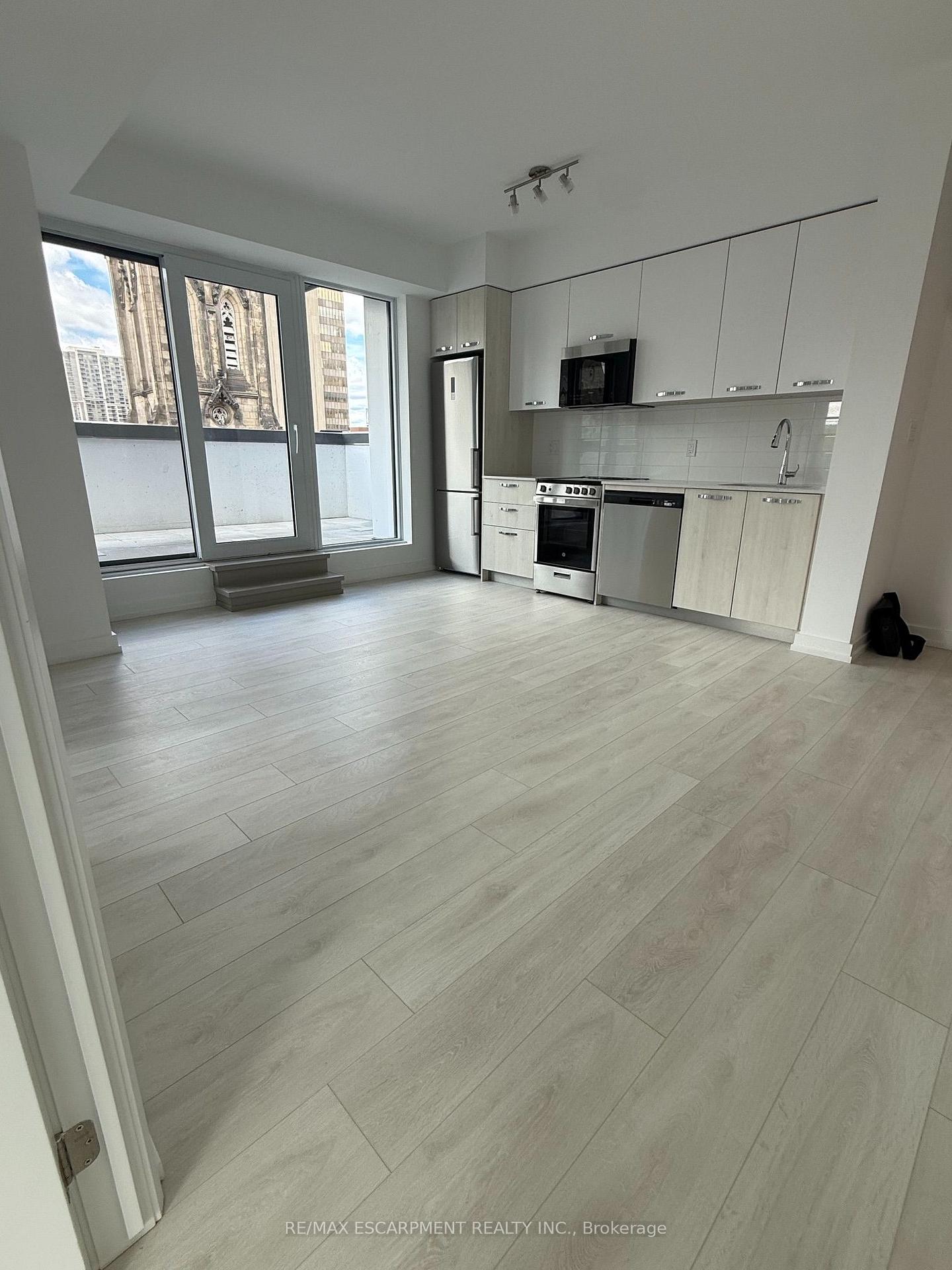 Photo 4 of Unit 526, 75 James Street S, Hamilton, Beasley — HOMEH