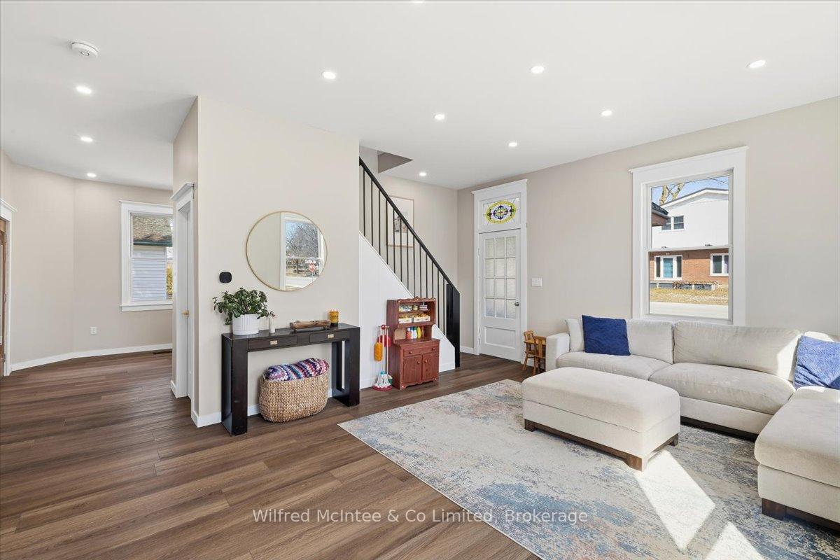 Photo 12 of 425 Yonge Street S, Brockton — HOMEH