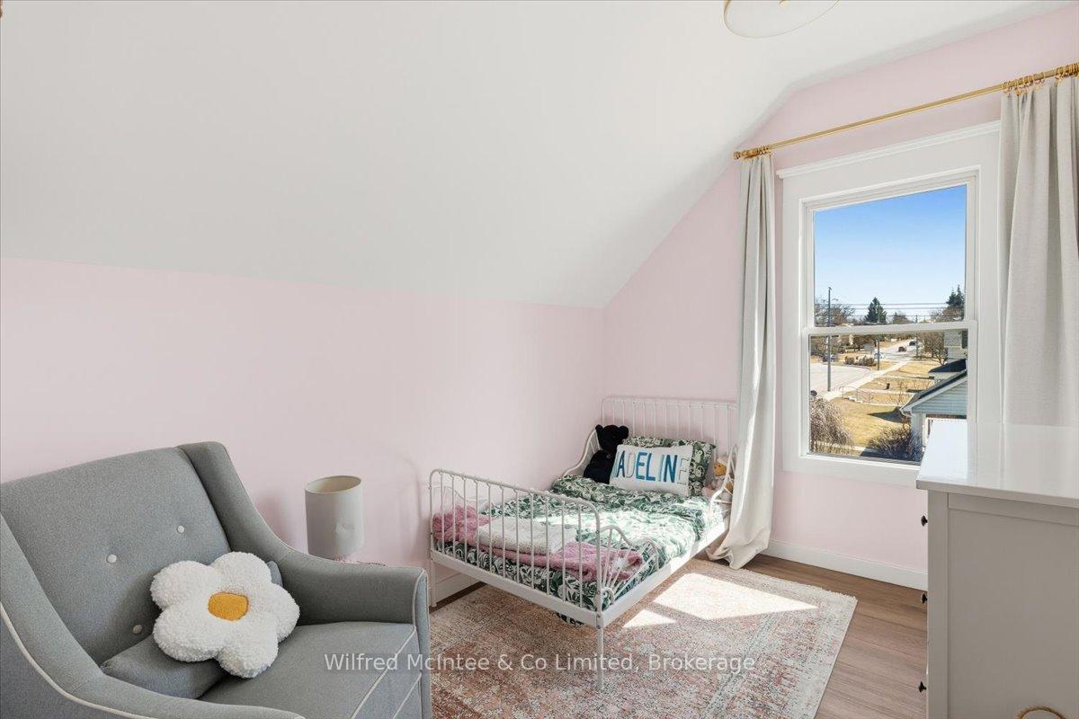 Photo 22 of 425 Yonge Street S, Brockton — HOMEH