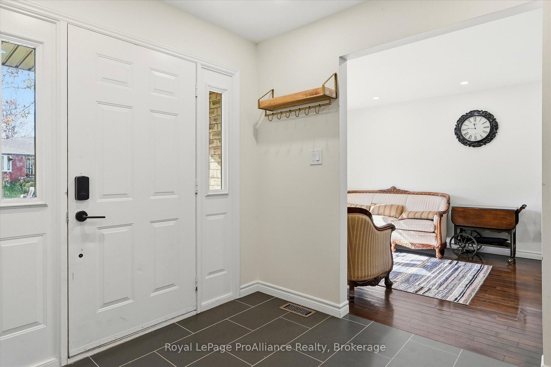 Photo 4 of 1316 Scollard Drive, Peterborough, Ashburnham Ward 4 — HOMEH