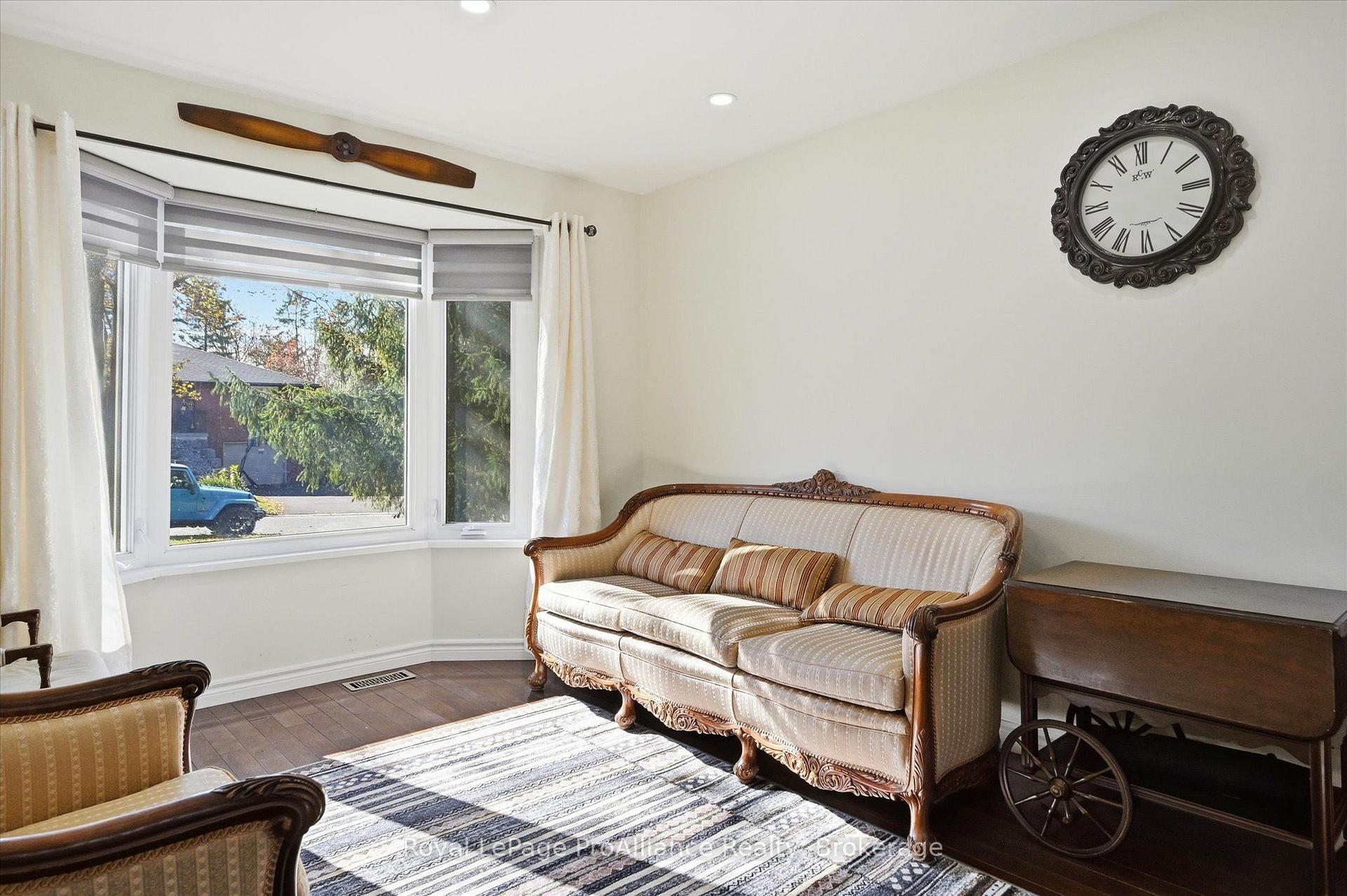 Photo 5 of 1316 Scollard Drive, Peterborough, Ashburnham Ward 4 — HOMEH
