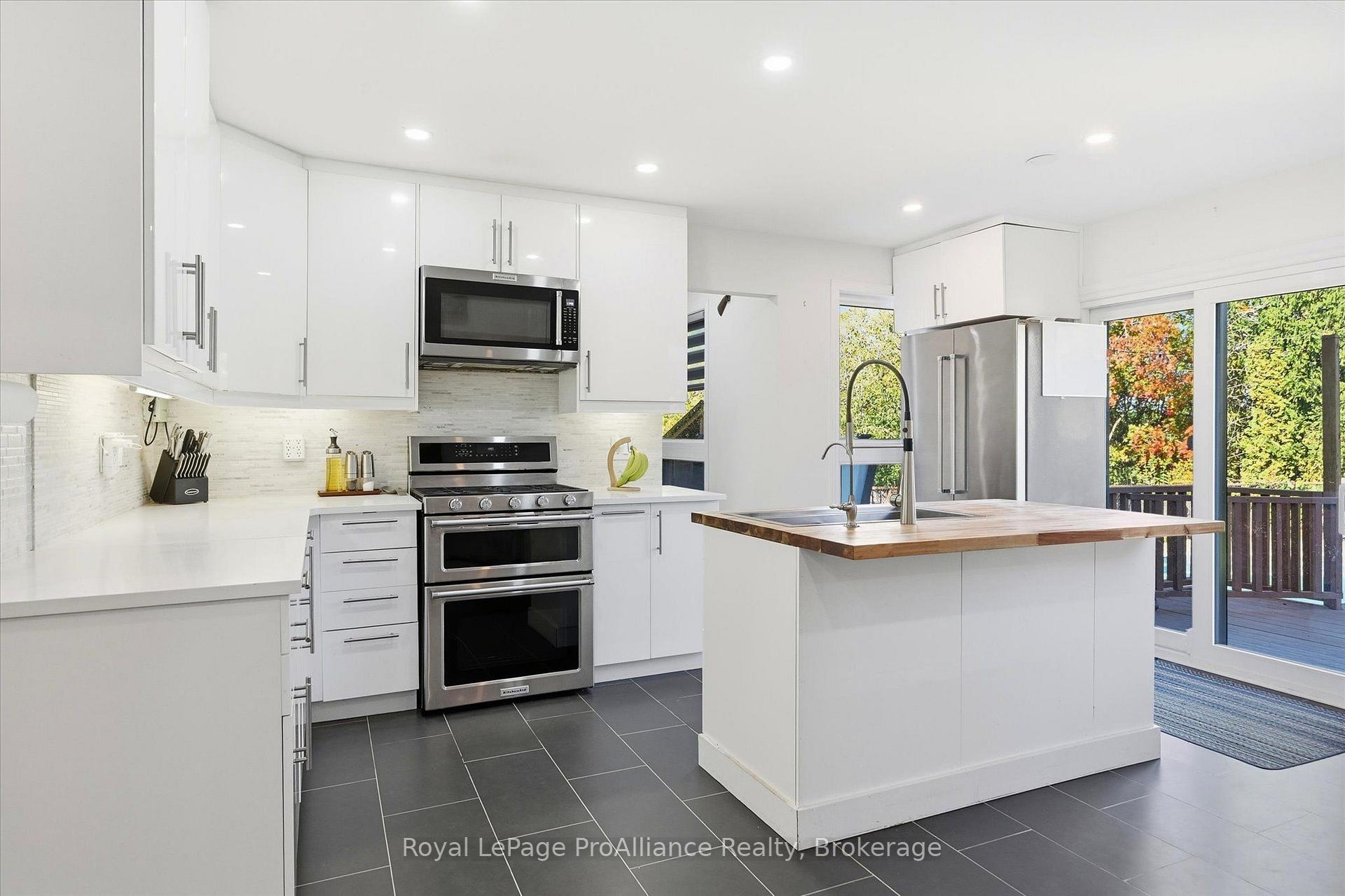 Photo 9 of 1316 Scollard Drive, Peterborough, Ashburnham Ward 4 — HOMEH