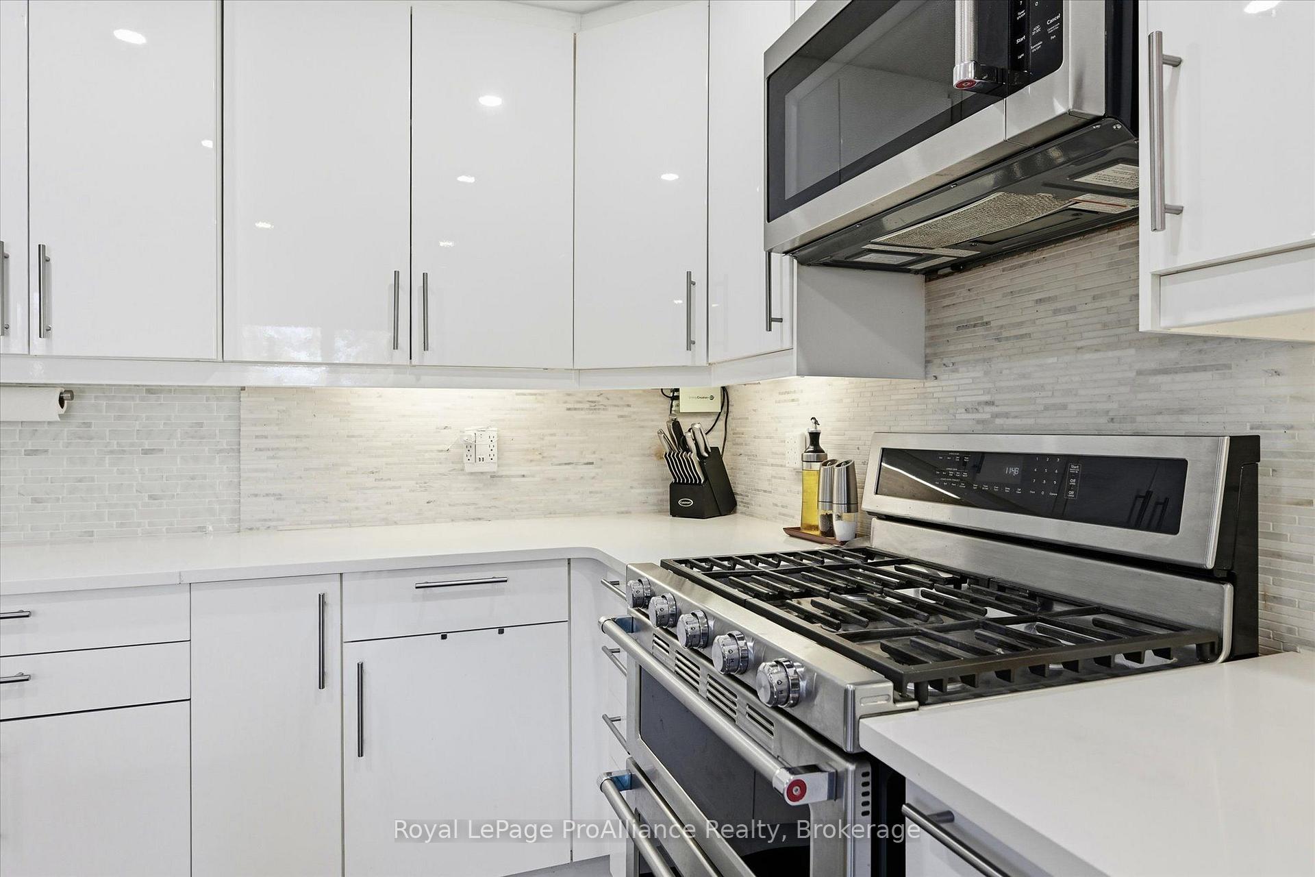Photo 12 of 1316 Scollard Drive, Peterborough, Ashburnham Ward 4 — HOMEH
