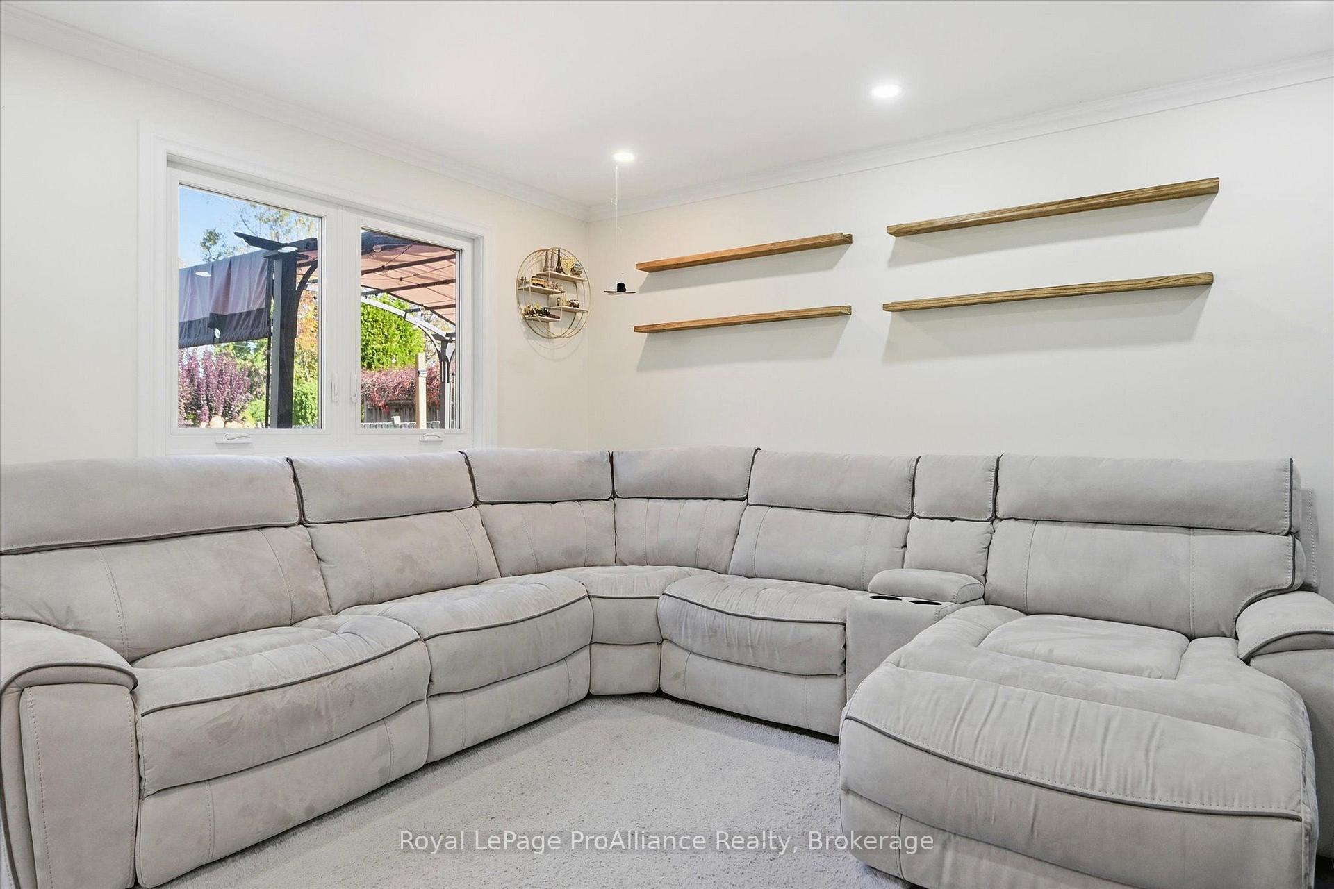 Photo 14 of 1316 Scollard Drive, Peterborough, Ashburnham Ward 4 — HOMEH