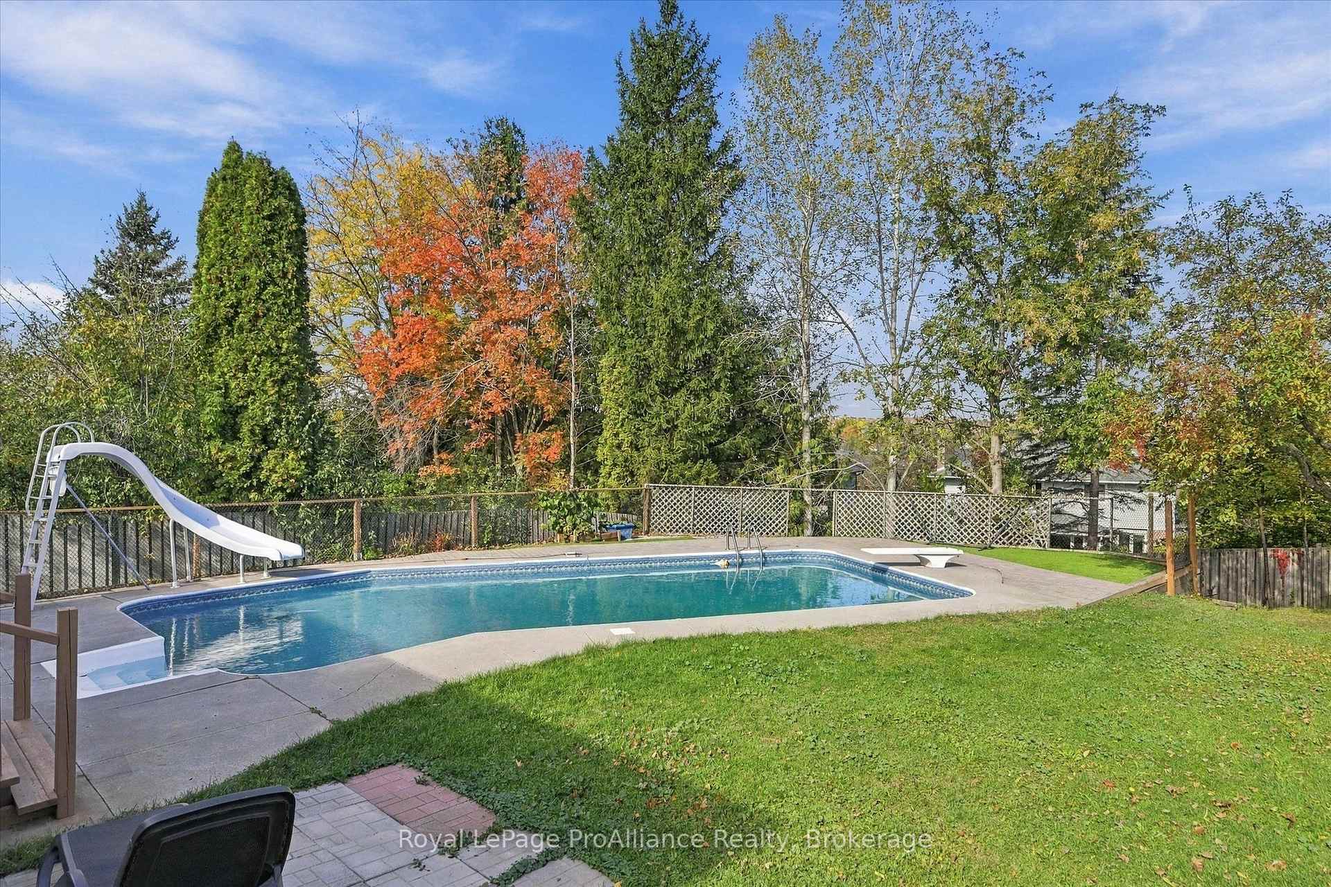 Photo 21 of 1316 Scollard Drive, Peterborough, Ashburnham Ward 4 — HOMEH