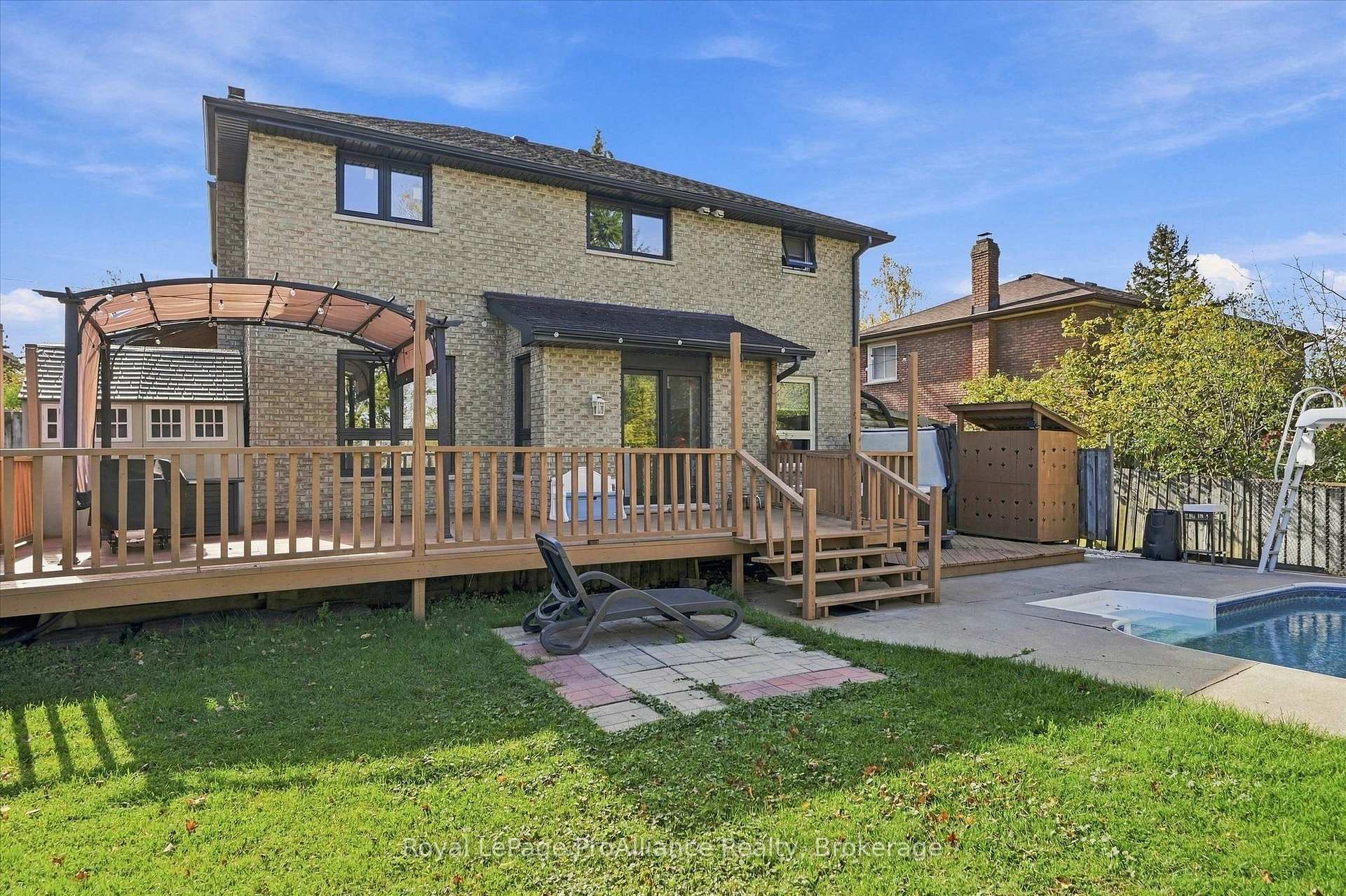 Photo 22 of 1316 Scollard Drive, Peterborough, Ashburnham Ward 4 — HOMEH