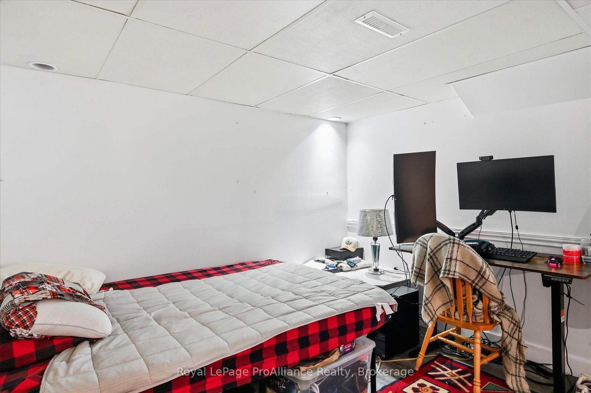 Photo 43 of 1316 Scollard Drive, Peterborough, Ashburnham Ward 4 — HOMEH