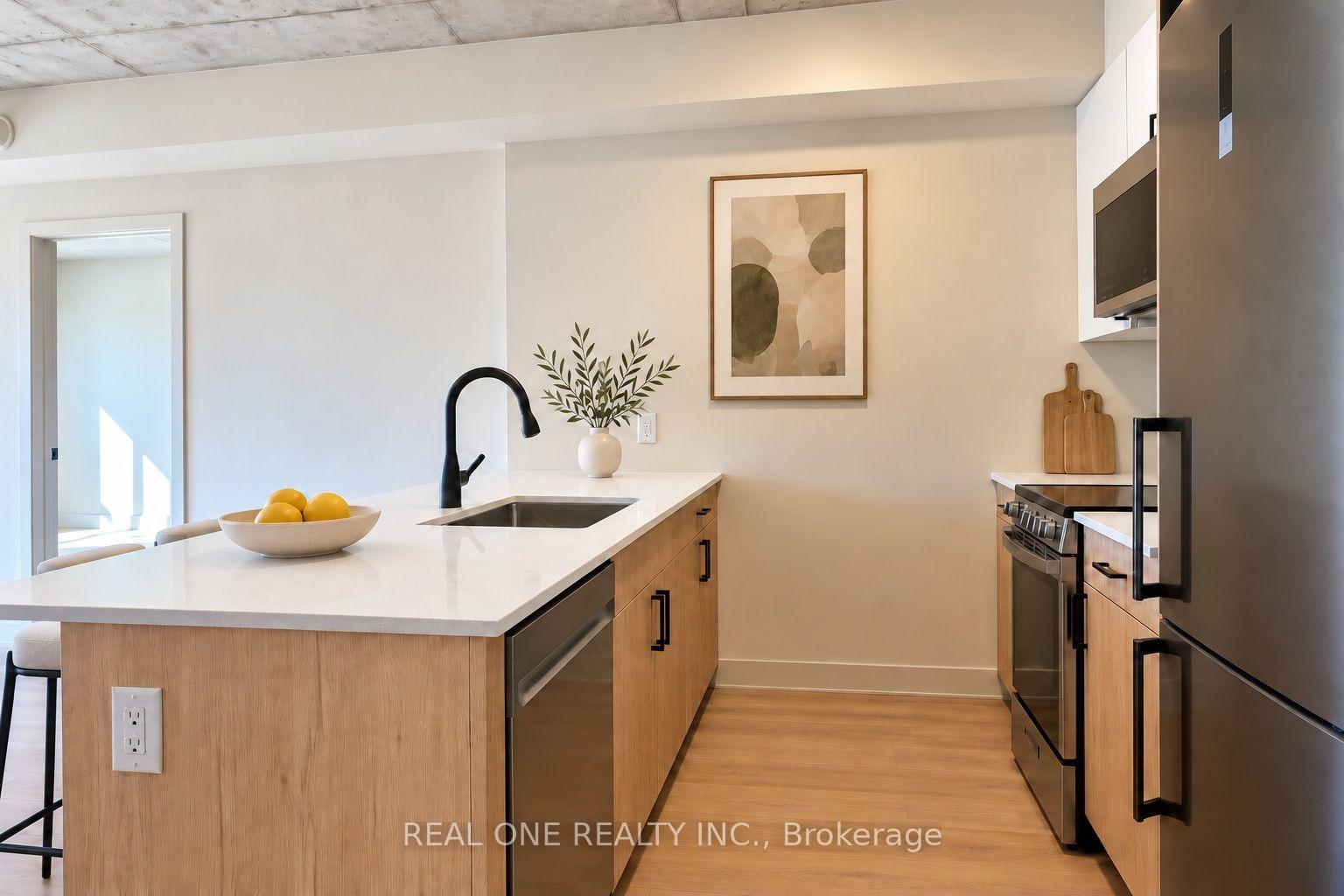 Photo 5 of Unit 313, 810 King Street W, Hamilton, Westdale — HOMEH