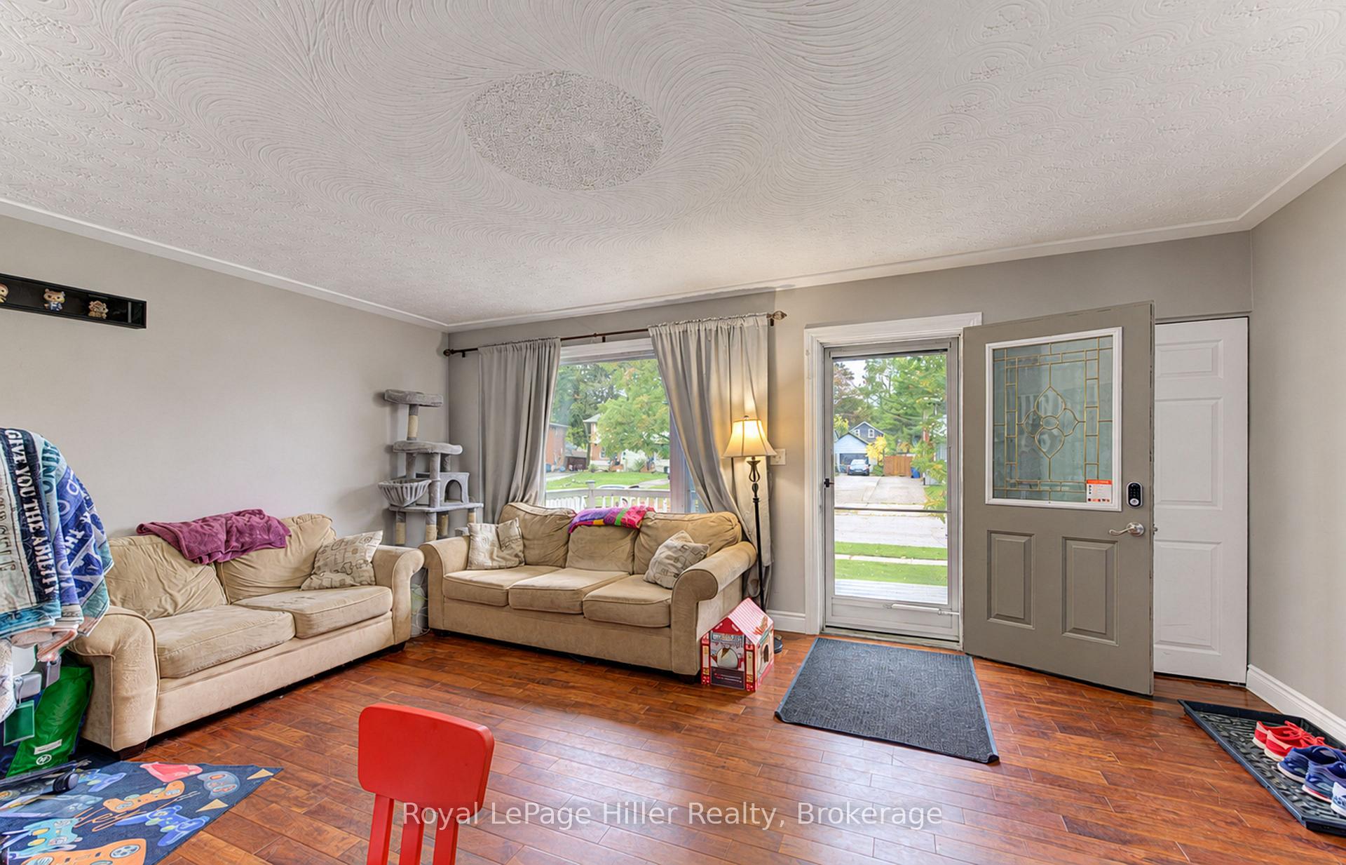 Photo 6 of 163 Elgin Crescent, Stratford — HOMEH