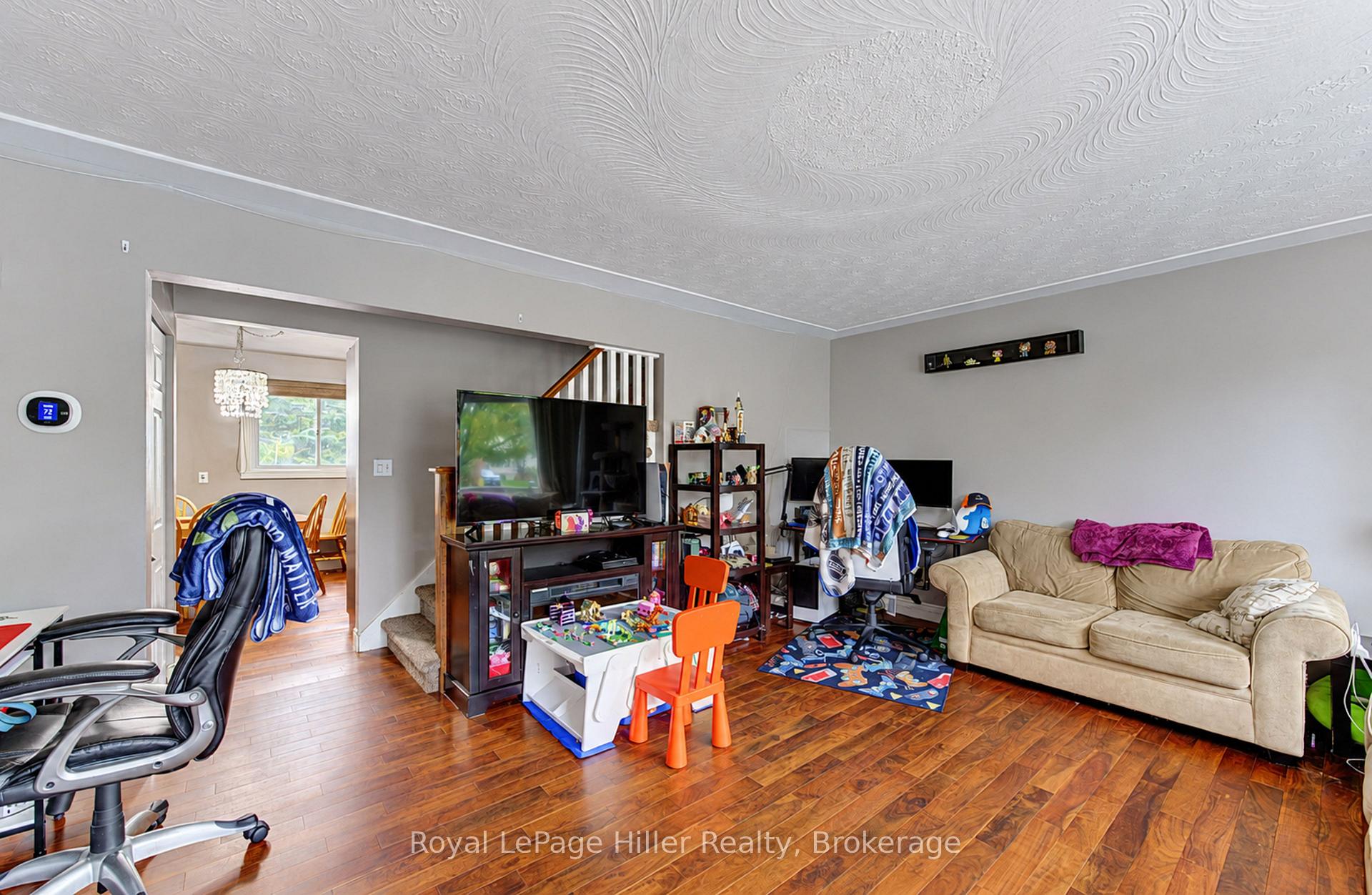 Photo 7 of 163 Elgin Crescent, Stratford — HOMEH