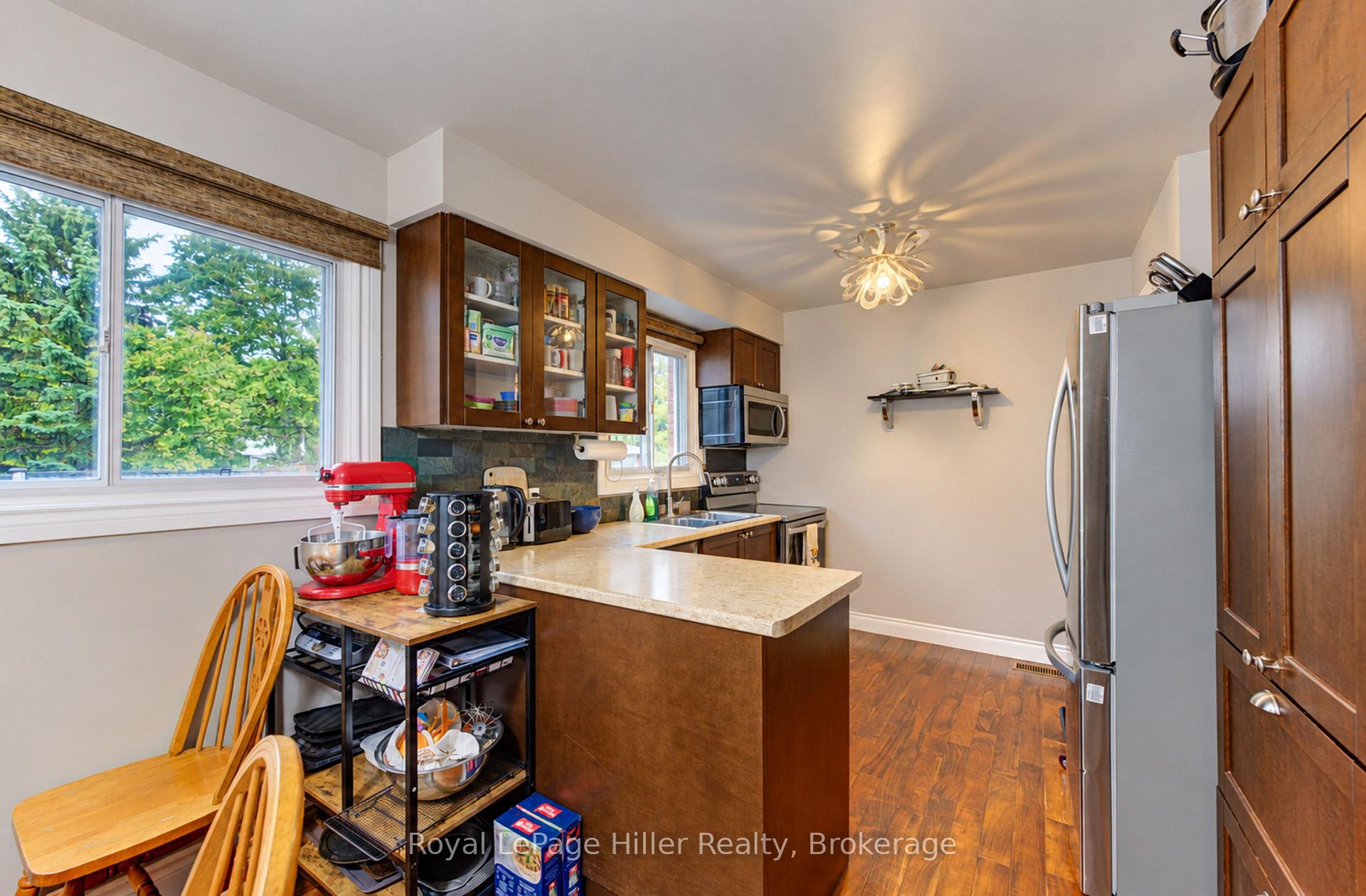 Photo 13 of 163 Elgin Crescent, Stratford — HOMEH