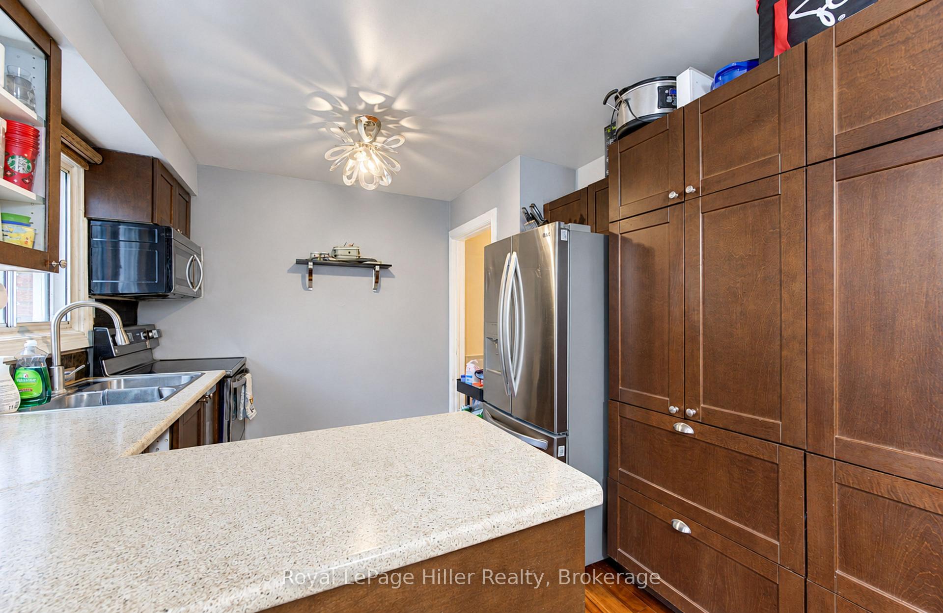 Photo 14 of 163 Elgin Crescent, Stratford — HOMEH