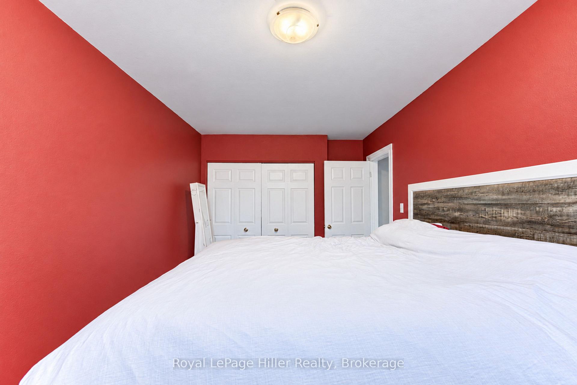 Photo 23 of 163 Elgin Crescent, Stratford — HOMEH
