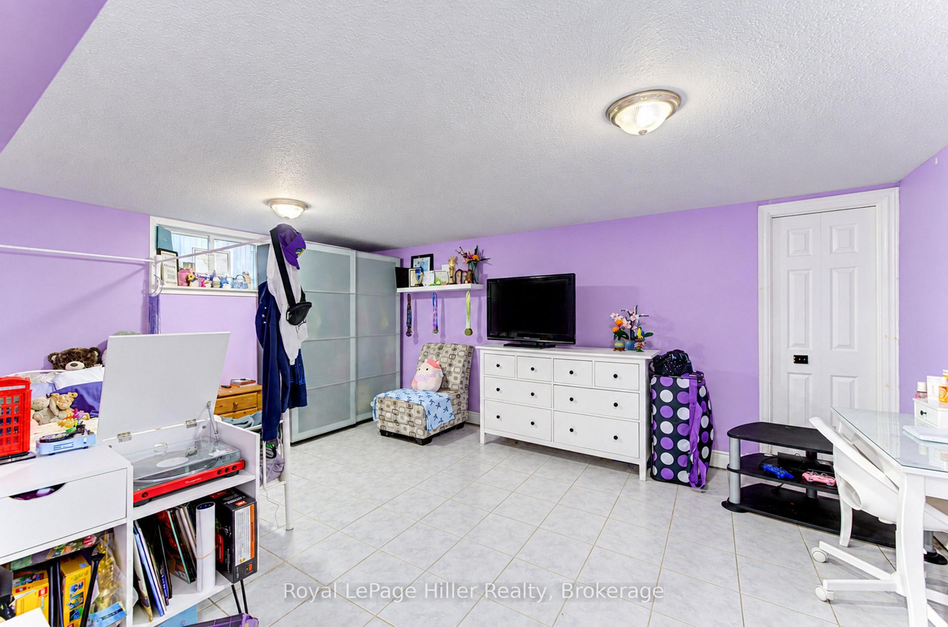 Photo 29 of 163 Elgin Crescent, Stratford — HOMEH