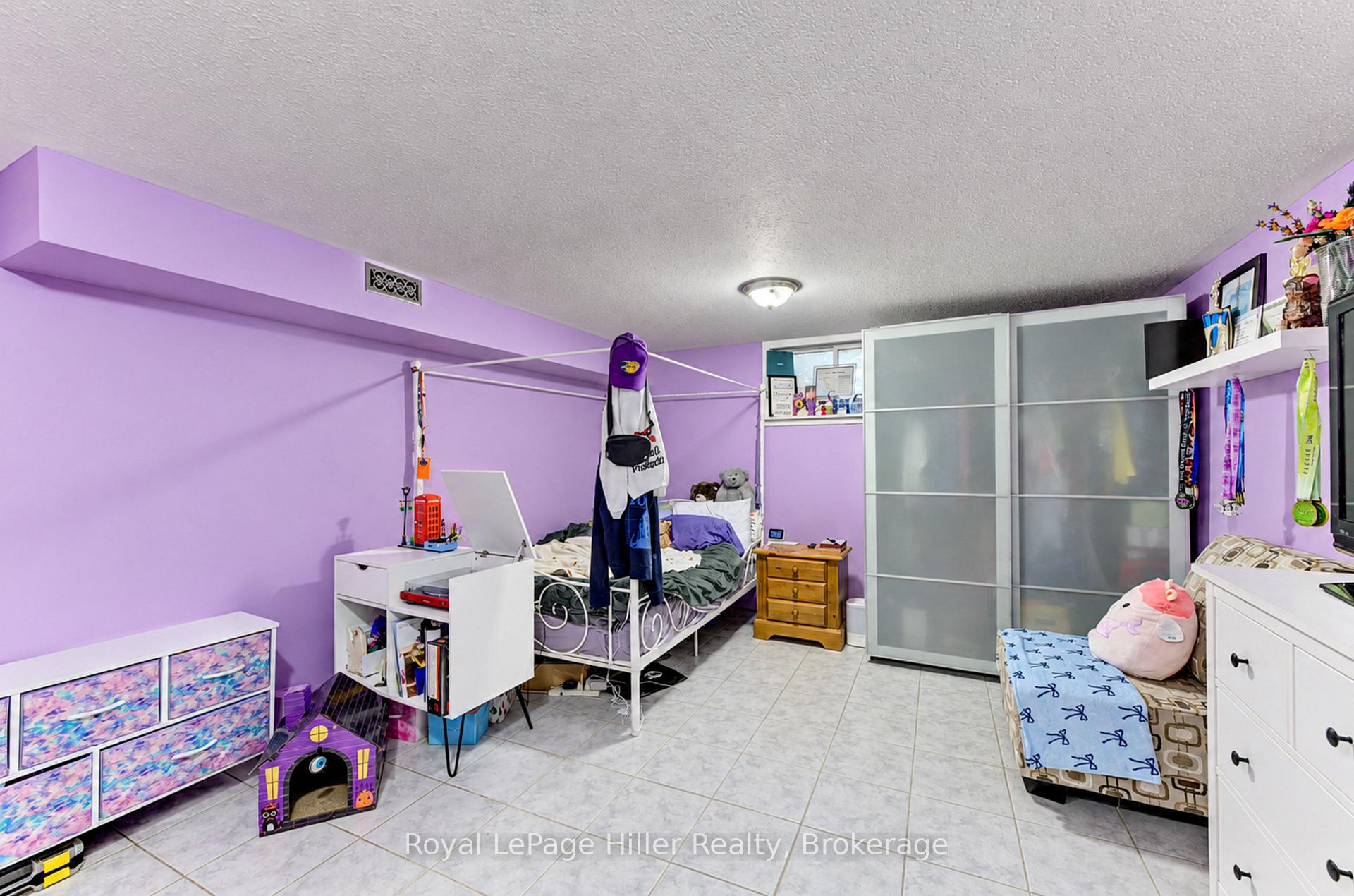 Photo 30 of 163 Elgin Crescent, Stratford — HOMEH