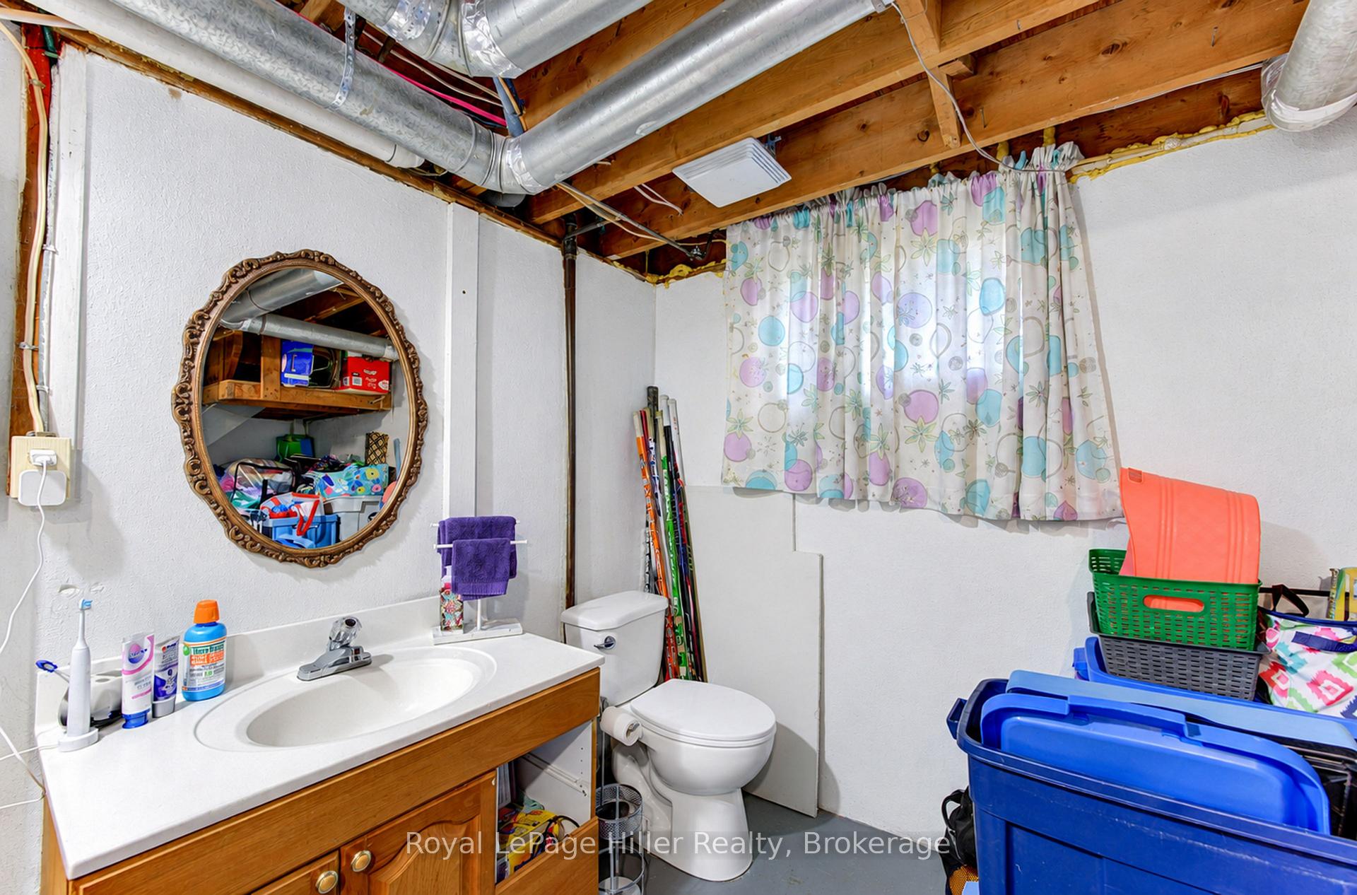 Photo 32 of 163 Elgin Crescent, Stratford — HOMEH