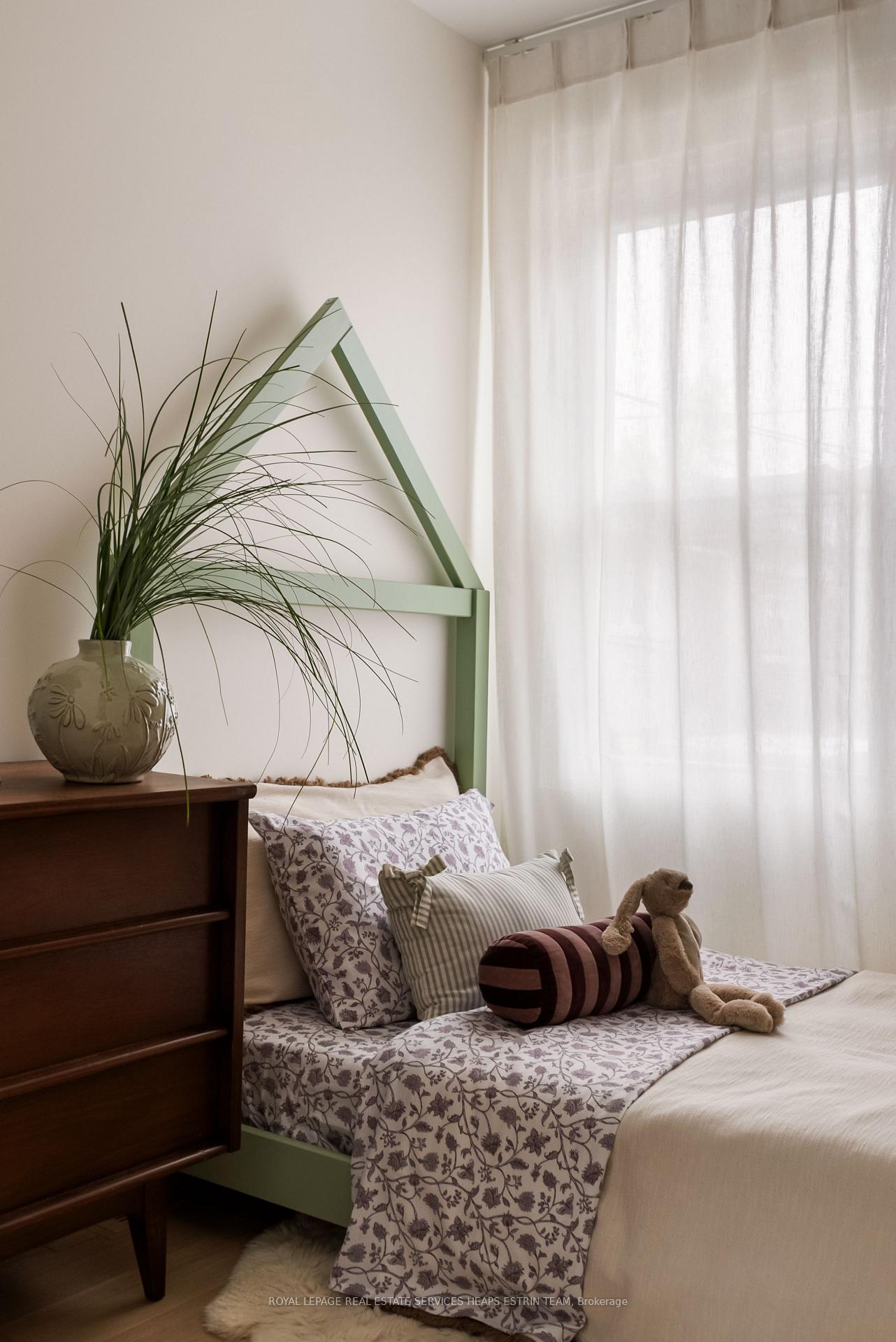 Photo 15 of 179 Yarmouth Road, Toronto, Dovercourt-Wallace Emerson-Junction — HOMEH