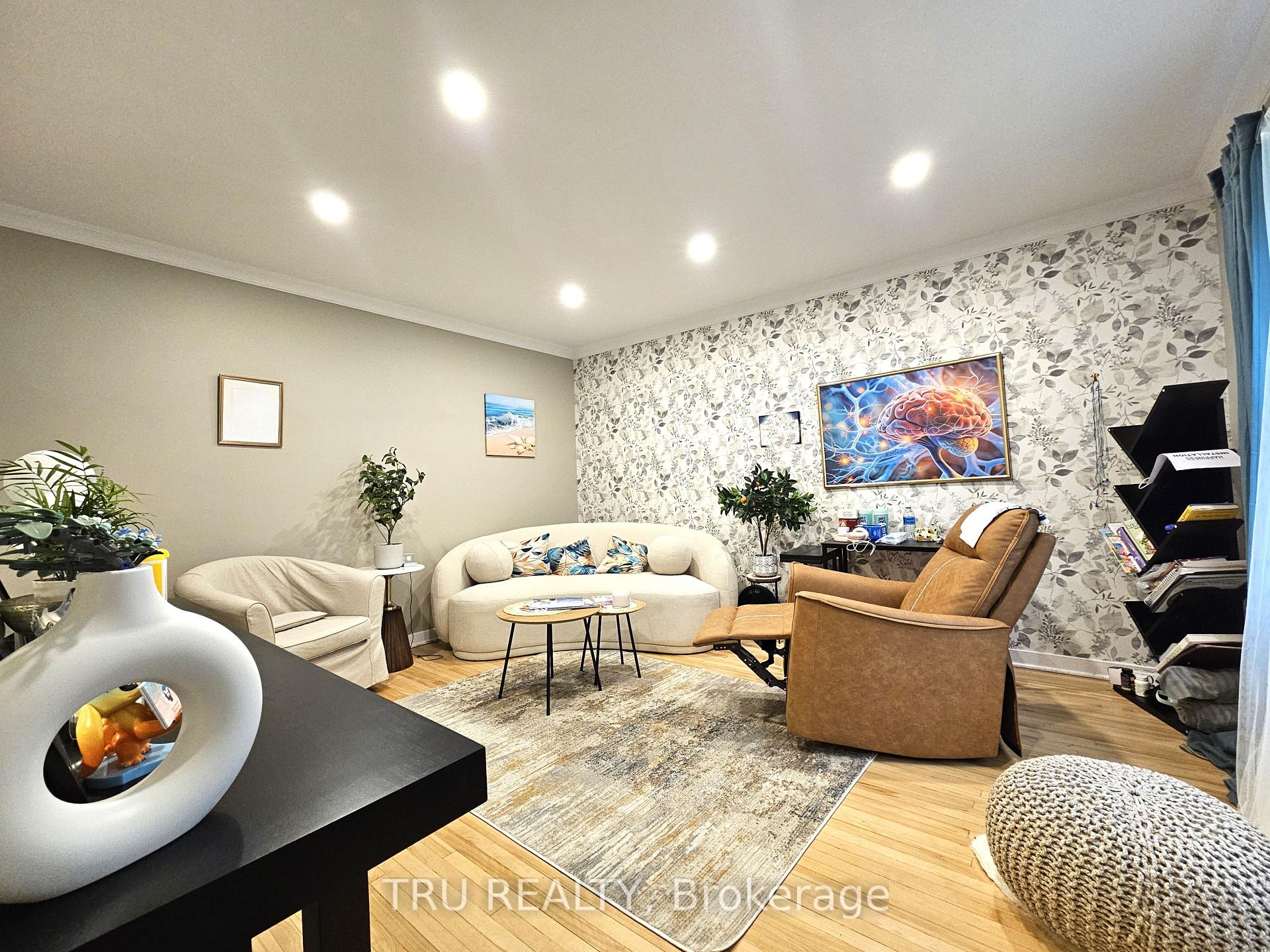 Photo 6 of 28 Arundel Avenue, Ottawa, Manor Park — HOMEH