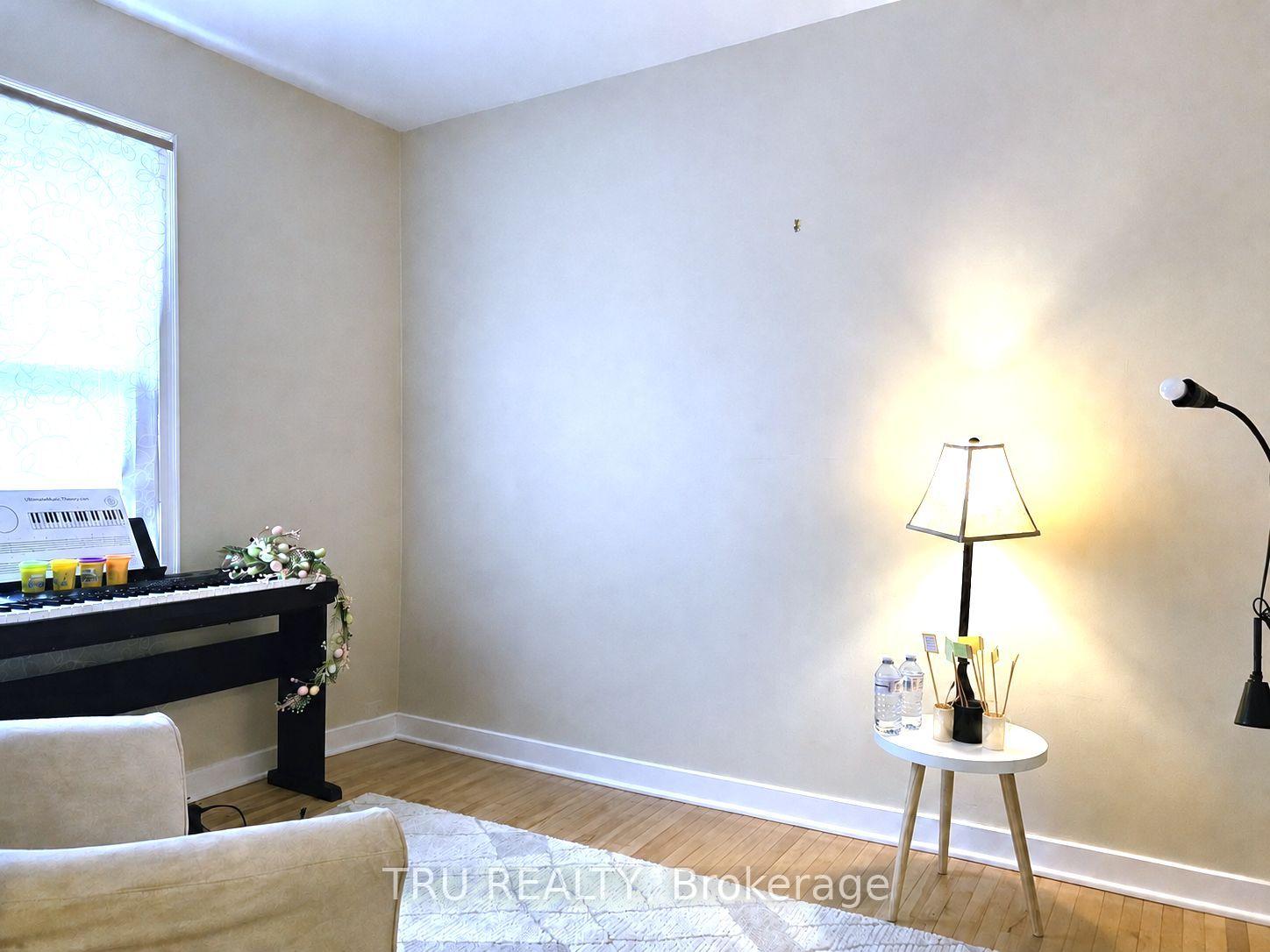 Photo 10 of 28 Arundel Avenue, Ottawa, Manor Park — HOMEH