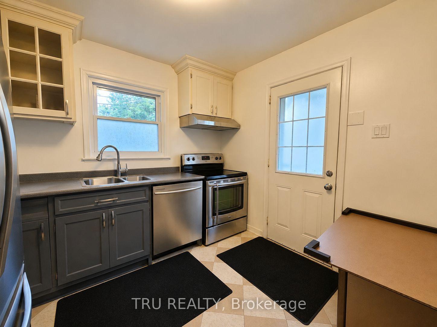 Photo 11 of 28 Arundel Avenue, Ottawa, Manor Park — HOMEH