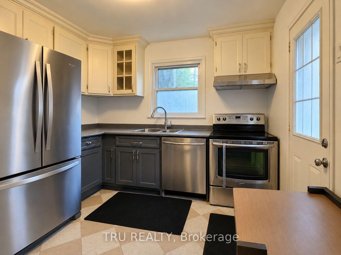 Photo 12 of 28 Arundel Avenue, Ottawa, Manor Park — HOMEH