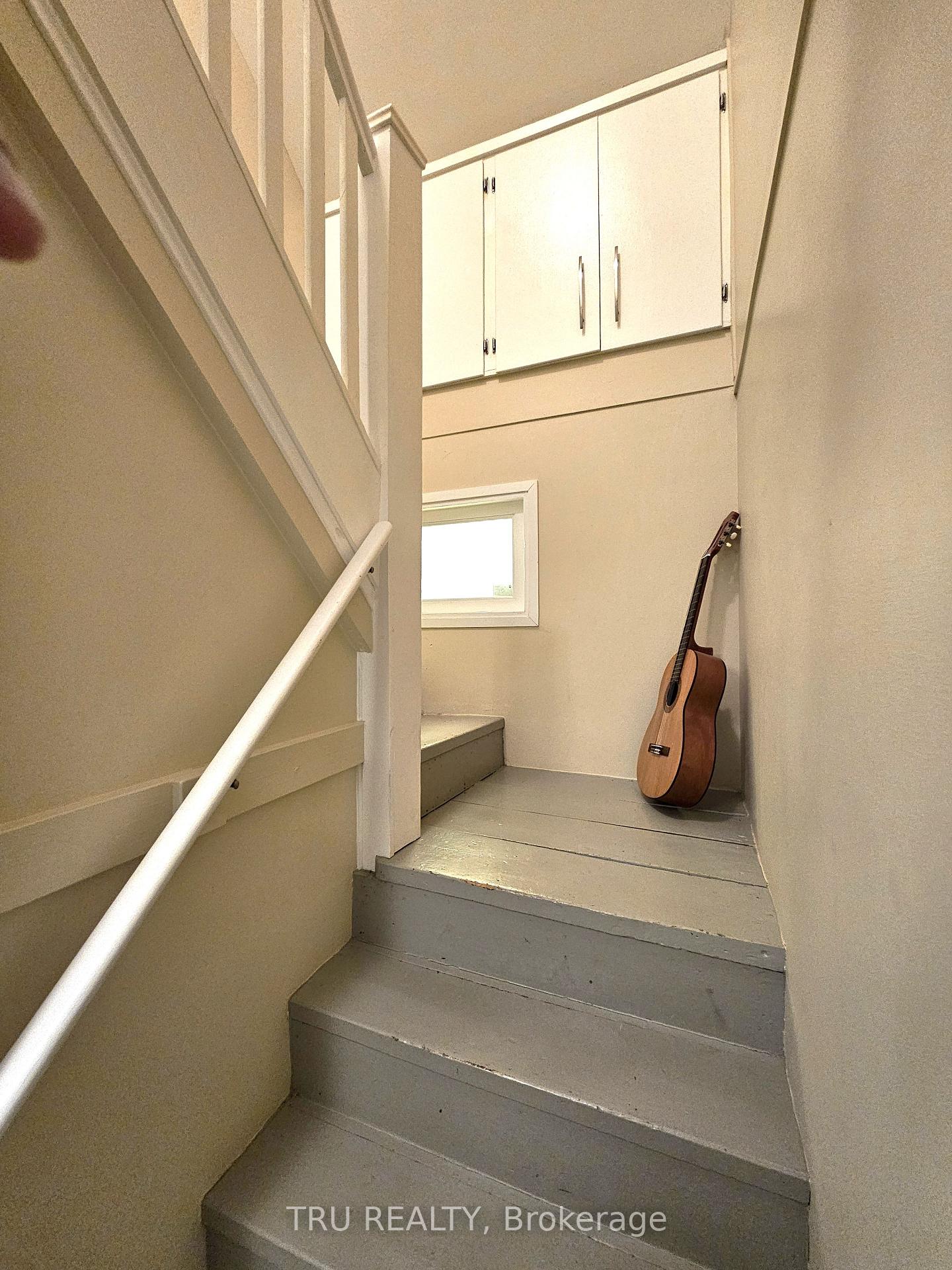 Photo 17 of 28 Arundel Avenue, Ottawa, Manor Park — HOMEH