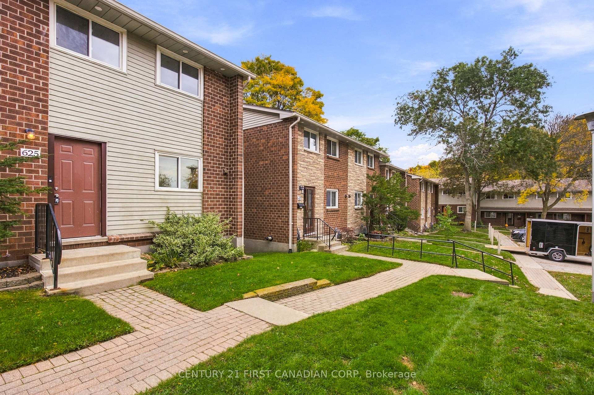 Photo 2 of Unit 29, 625 Griffith Street, London, South K — HOMEH