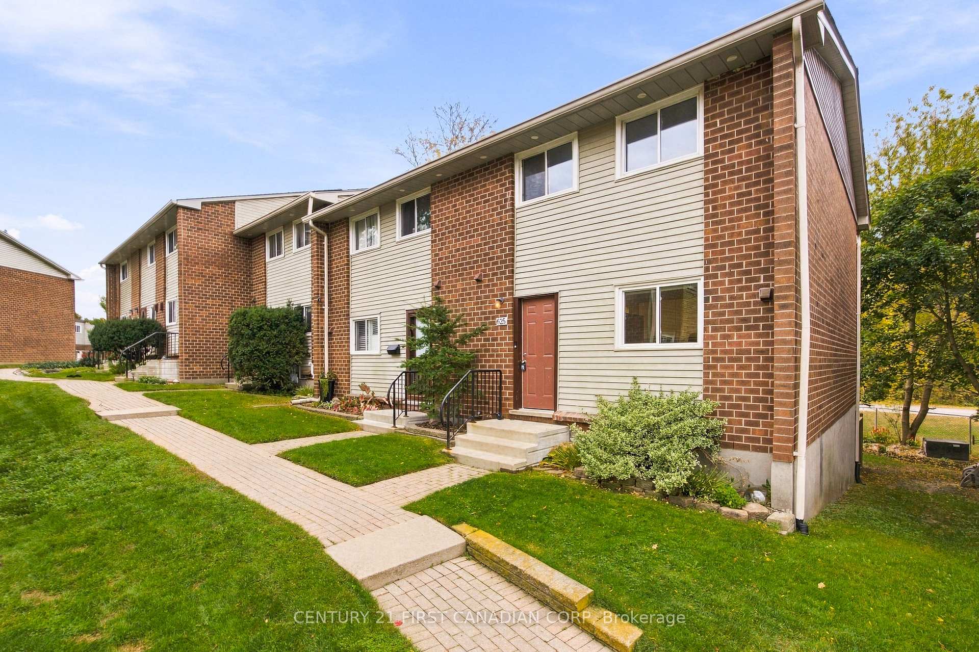 Photo 4 of Unit 29, 625 Griffith Street, London, South K — HOMEH
