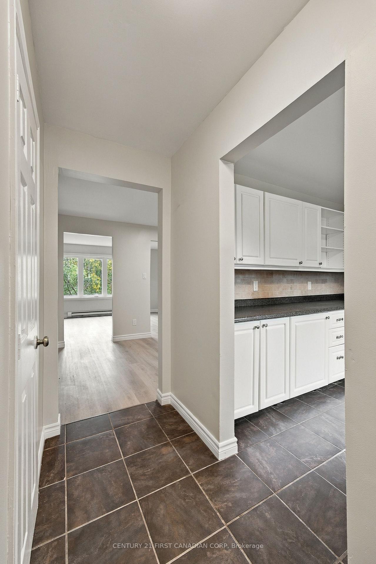 Photo 5 of Unit 29, 625 Griffith Street, London, South K — HOMEH