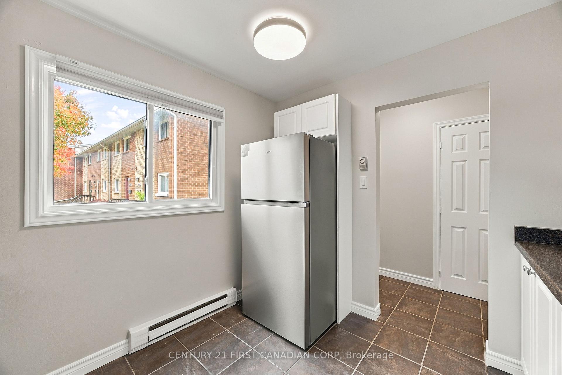 Photo 7 of Unit 29, 625 Griffith Street, London, South K — HOMEH