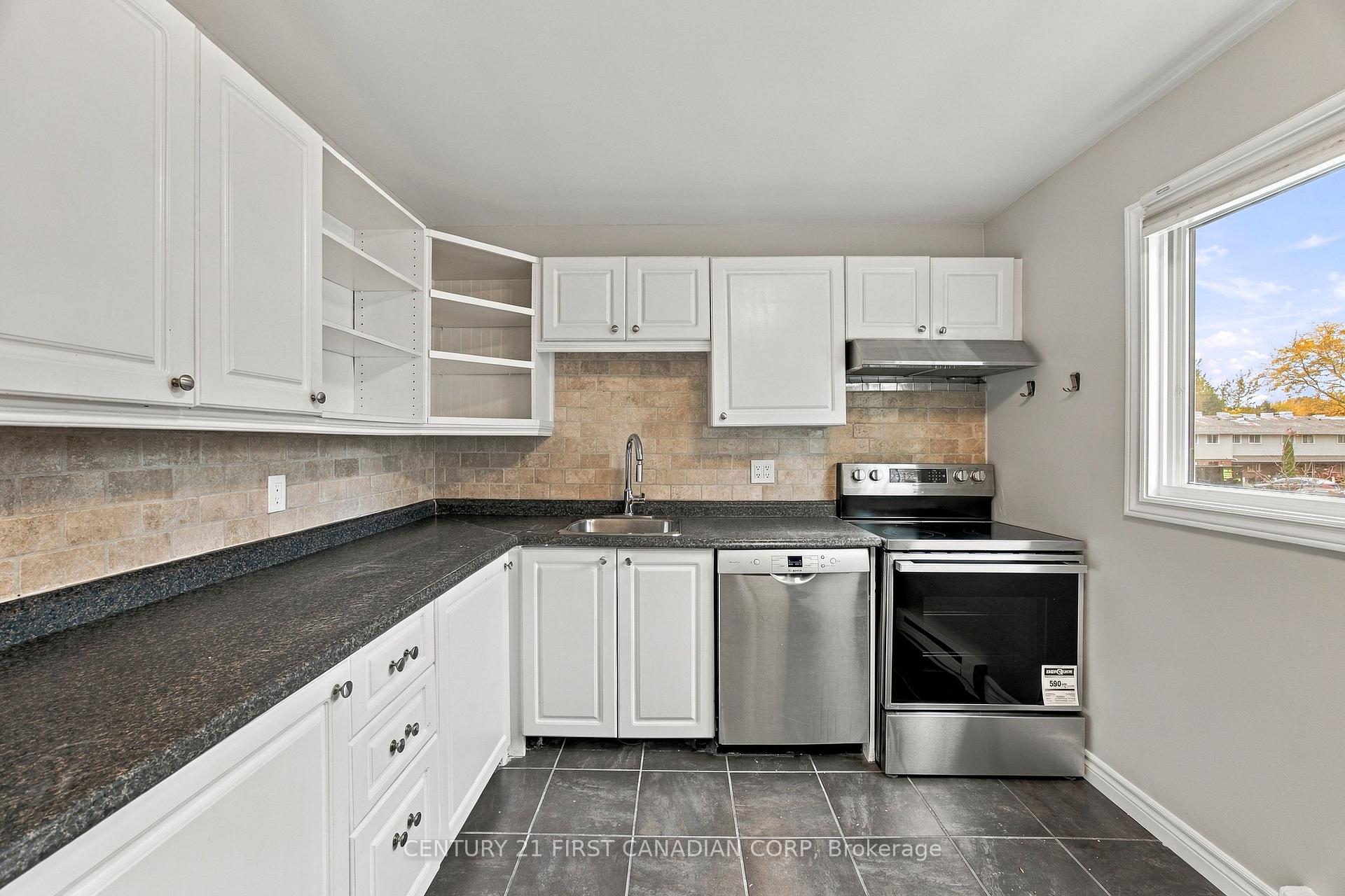 Photo 8 of Unit 29, 625 Griffith Street, London, South K — HOMEH
