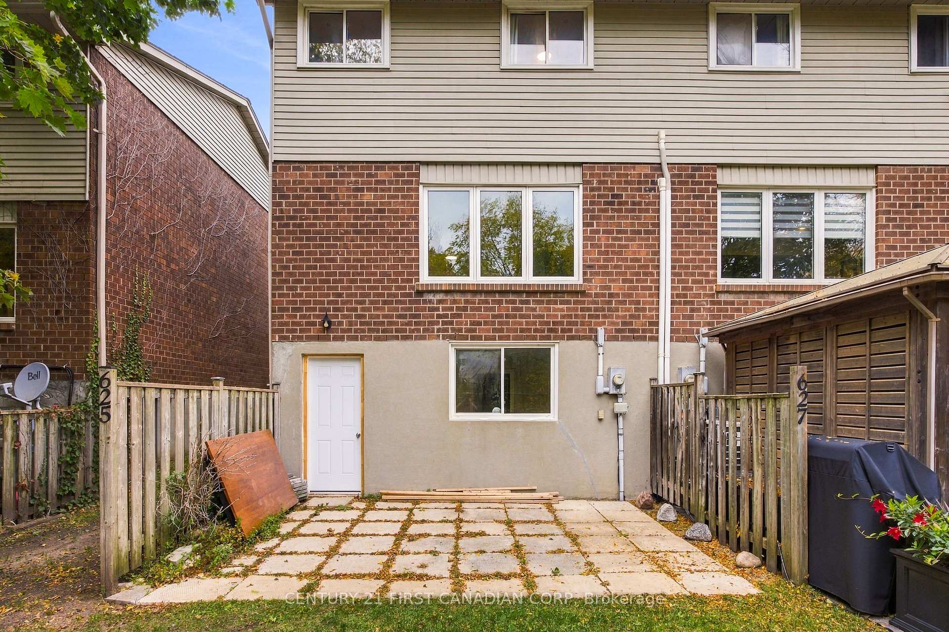 Photo 37 of Unit 29, 625 Griffith Street, London, South K — HOMEH