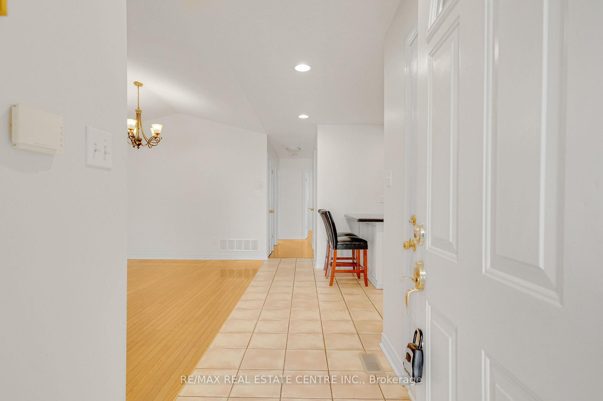 Photo 4 of Unit Main Level, 26 Phillipo Drive, Hamilton, Chappel — HOMEH
