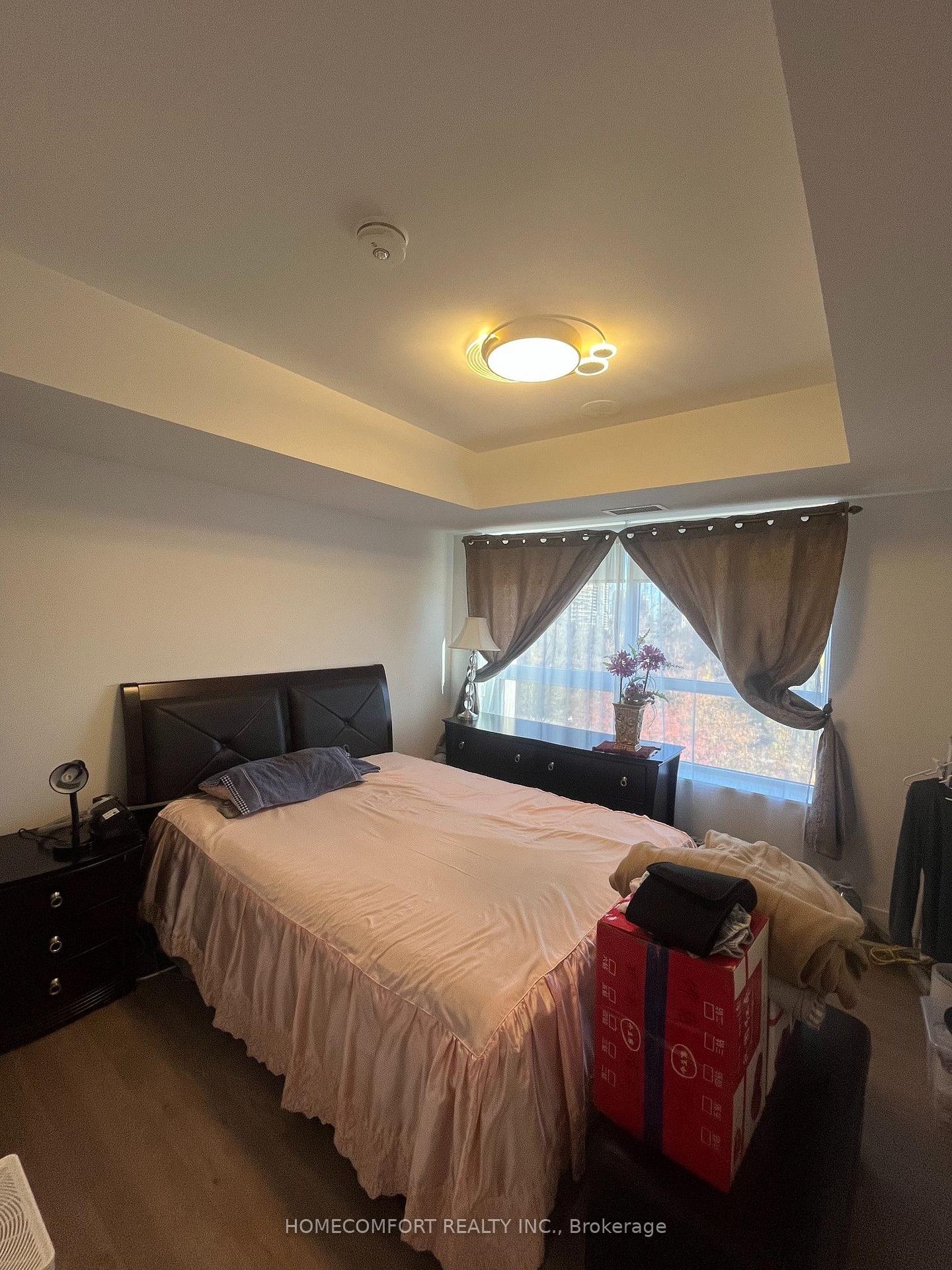 Photo 4 of Unit 719, 8 Cedarland Drive, Markham, Unionville — HOMEH