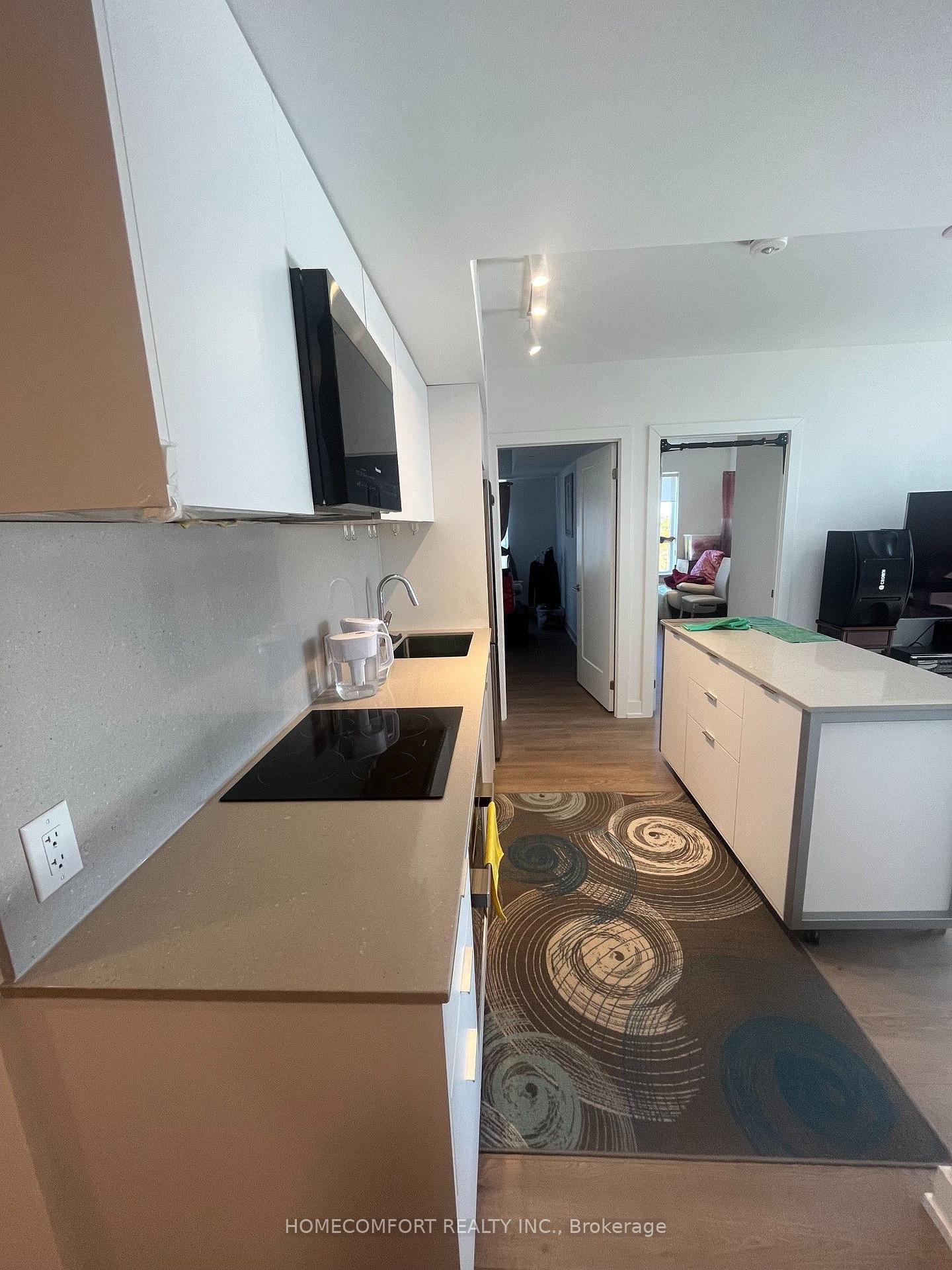 Photo 6 of Unit 719, 8 Cedarland Drive, Markham, Unionville — HOMEH