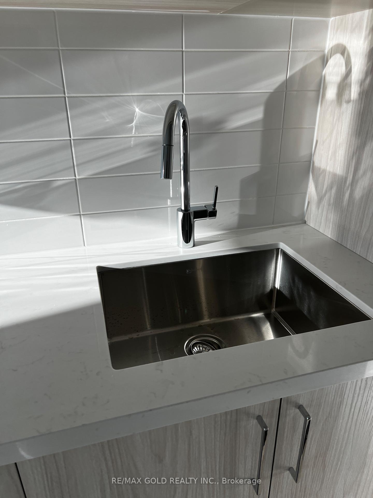 Photo 14 of Unit 312, 5 Meadowdale Road, Vaughan, Vaughan Corporate Centre — HOMEH