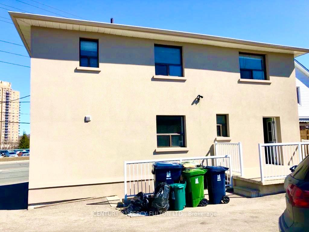 Photo 11 of Unit 2, 952 Scarlett Road, Etobicoke, Humber Heights — HOMEH