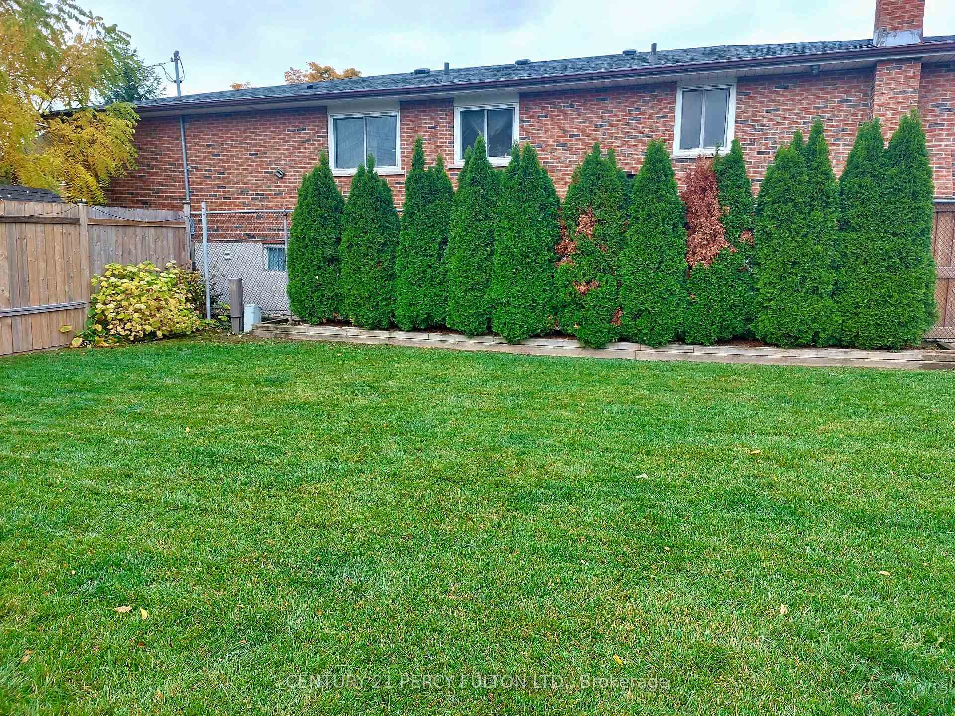 Photo 13 of Unit 2, 952 Scarlett Road, Etobicoke, Humber Heights — HOMEH