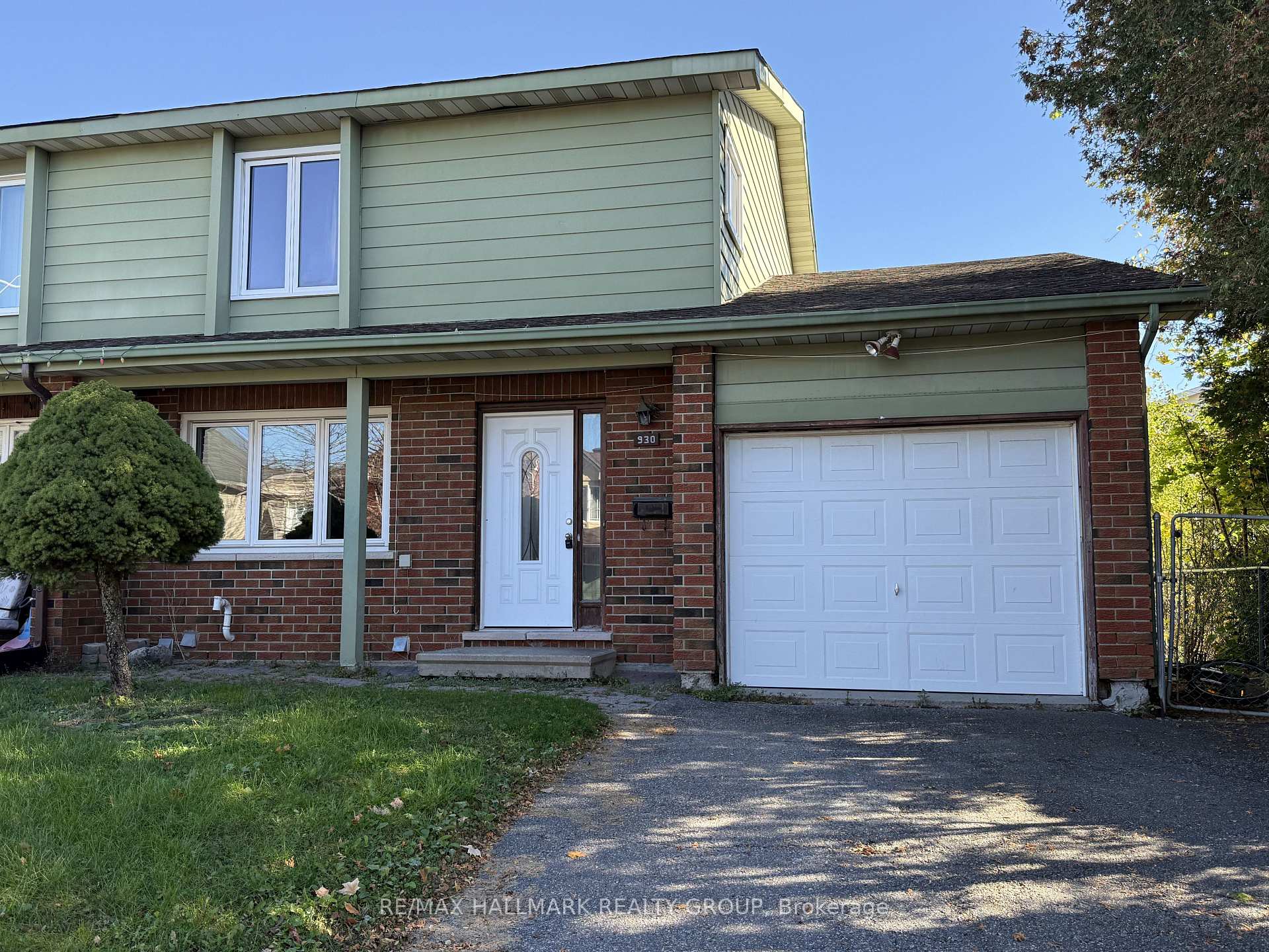 Photo 1 of 930 Cahill Drive W, Ottawa, Hunt Club — HOMEH