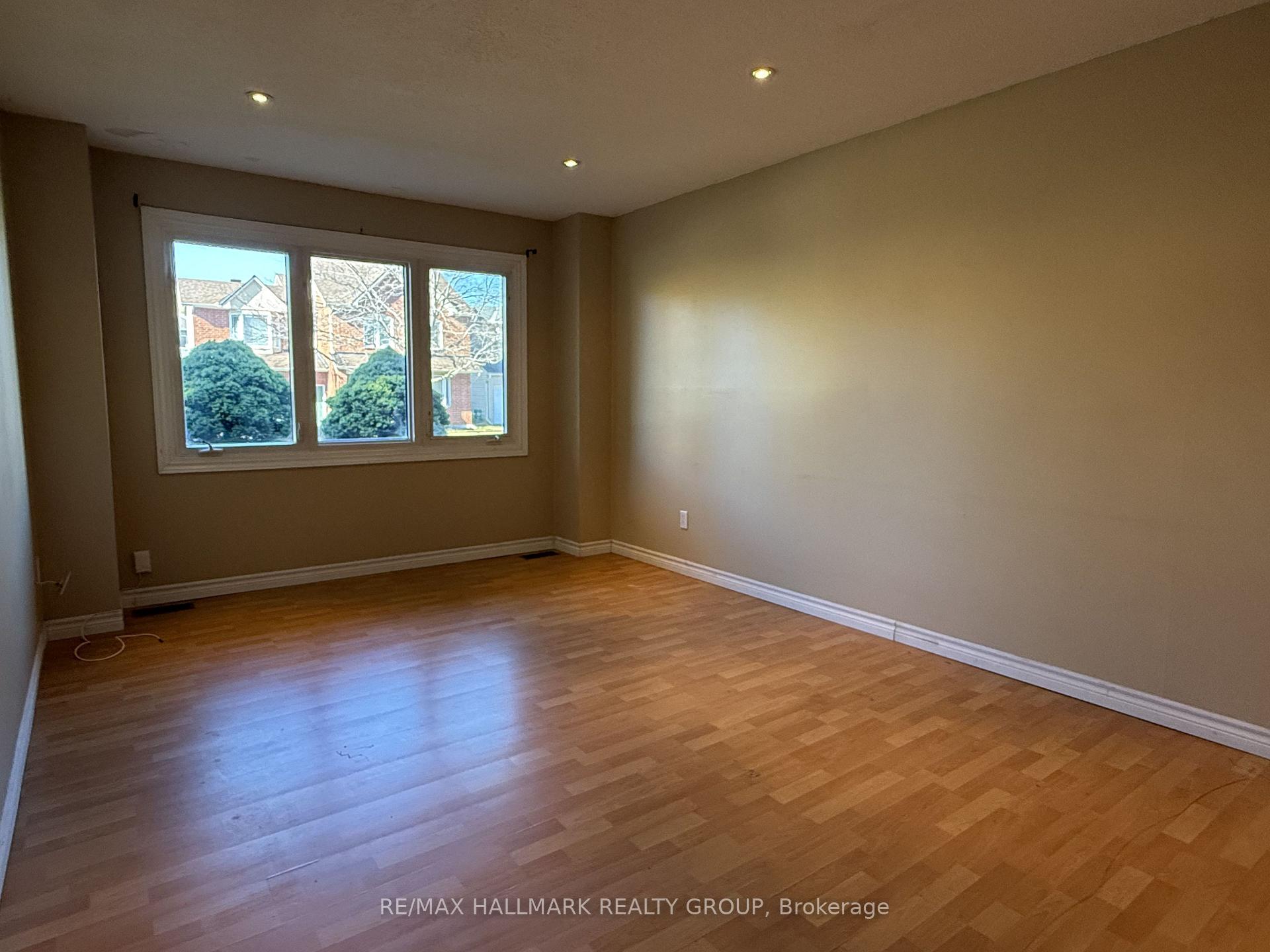 Photo 6 of 930 Cahill Drive W, Ottawa, Hunt Club — HOMEH