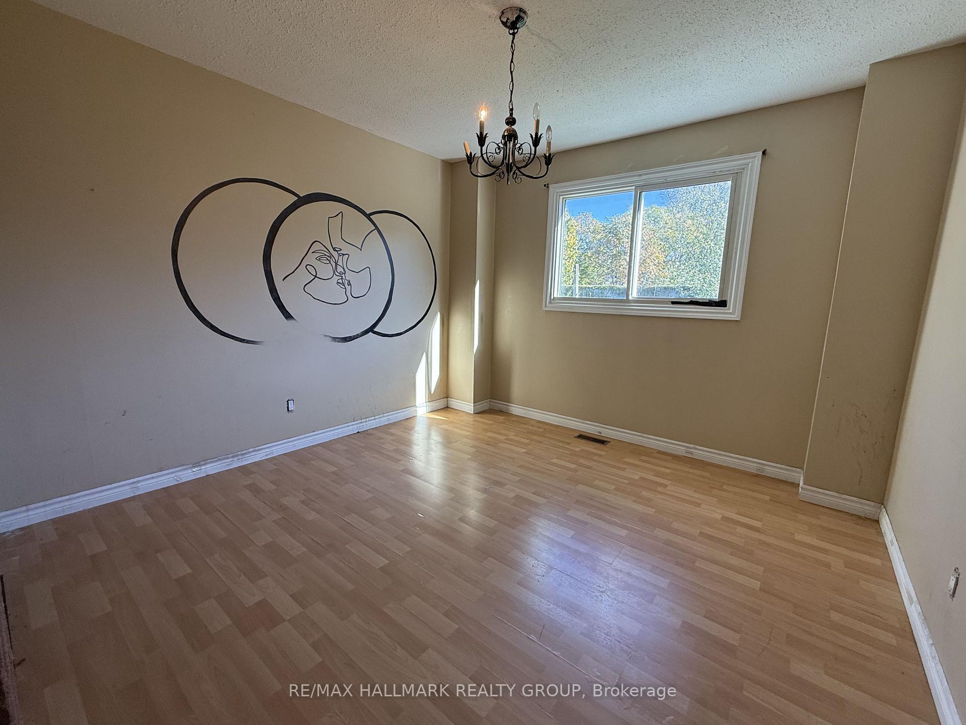 Photo 7 of 930 Cahill Drive W, Ottawa, Hunt Club — HOMEH