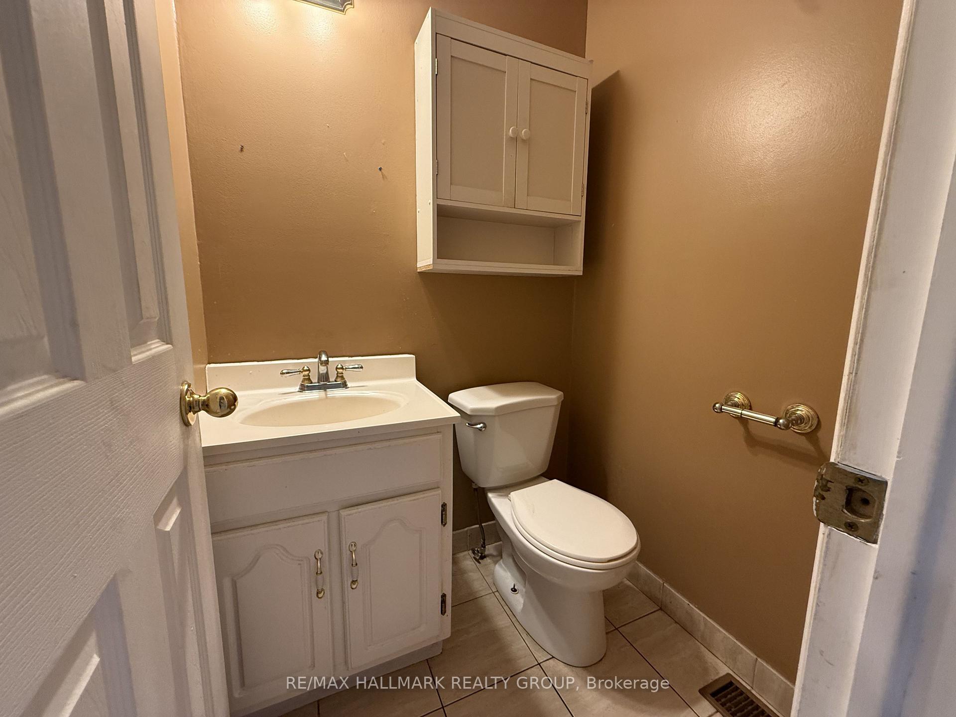 Photo 9 of 930 Cahill Drive W, Ottawa, Hunt Club — HOMEH